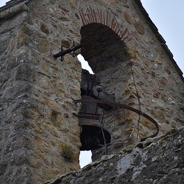 Église Notre-Dame et croix de pierre de Vals