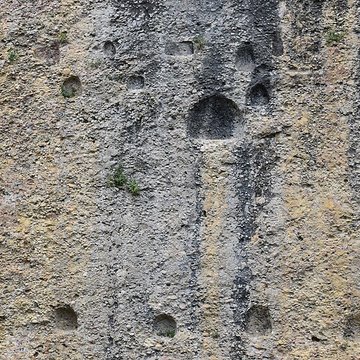 Église Notre-Dame et croix de pierre de Vals