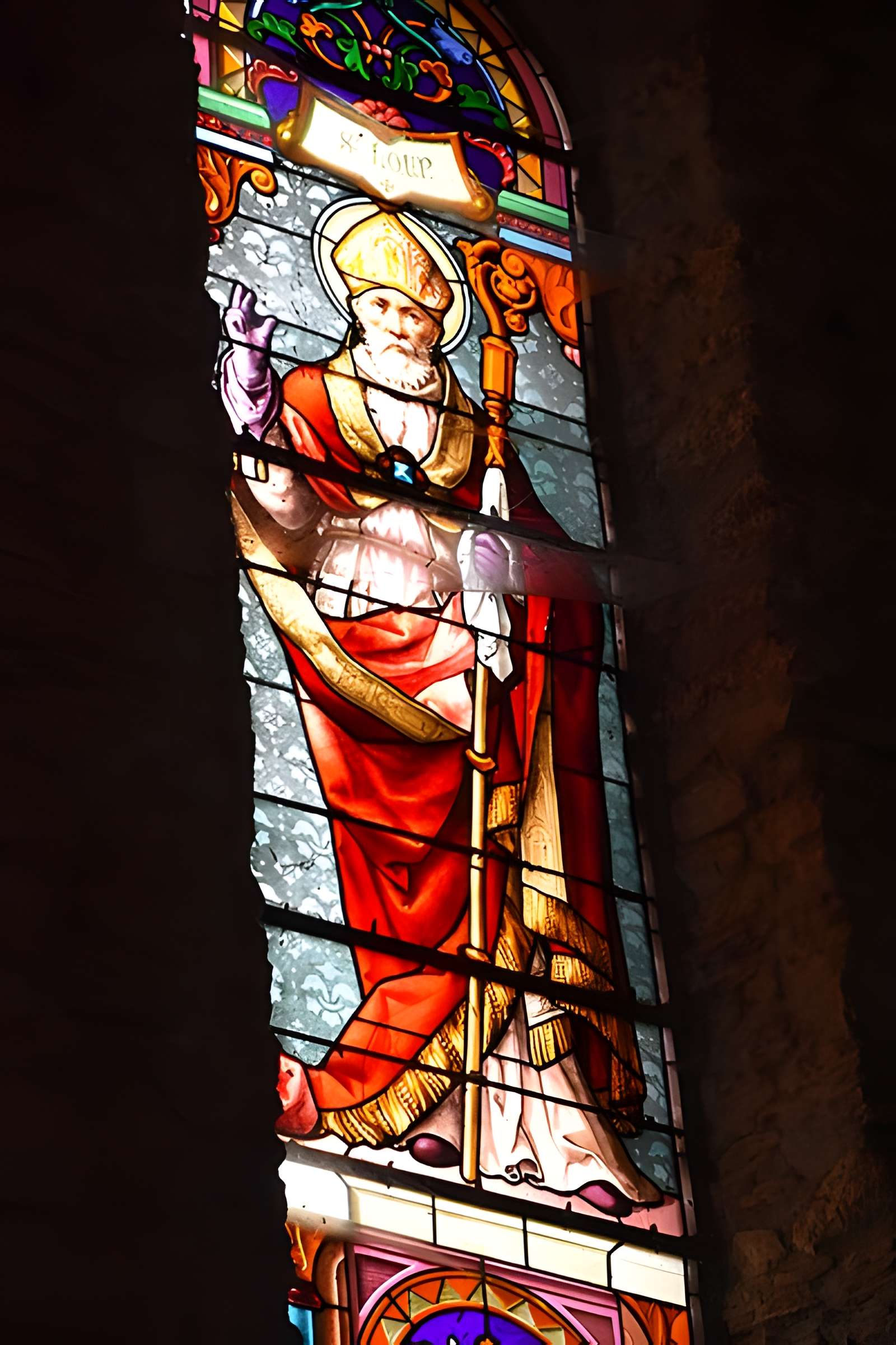 Église Notre-Dame et croix de pierre de Vals