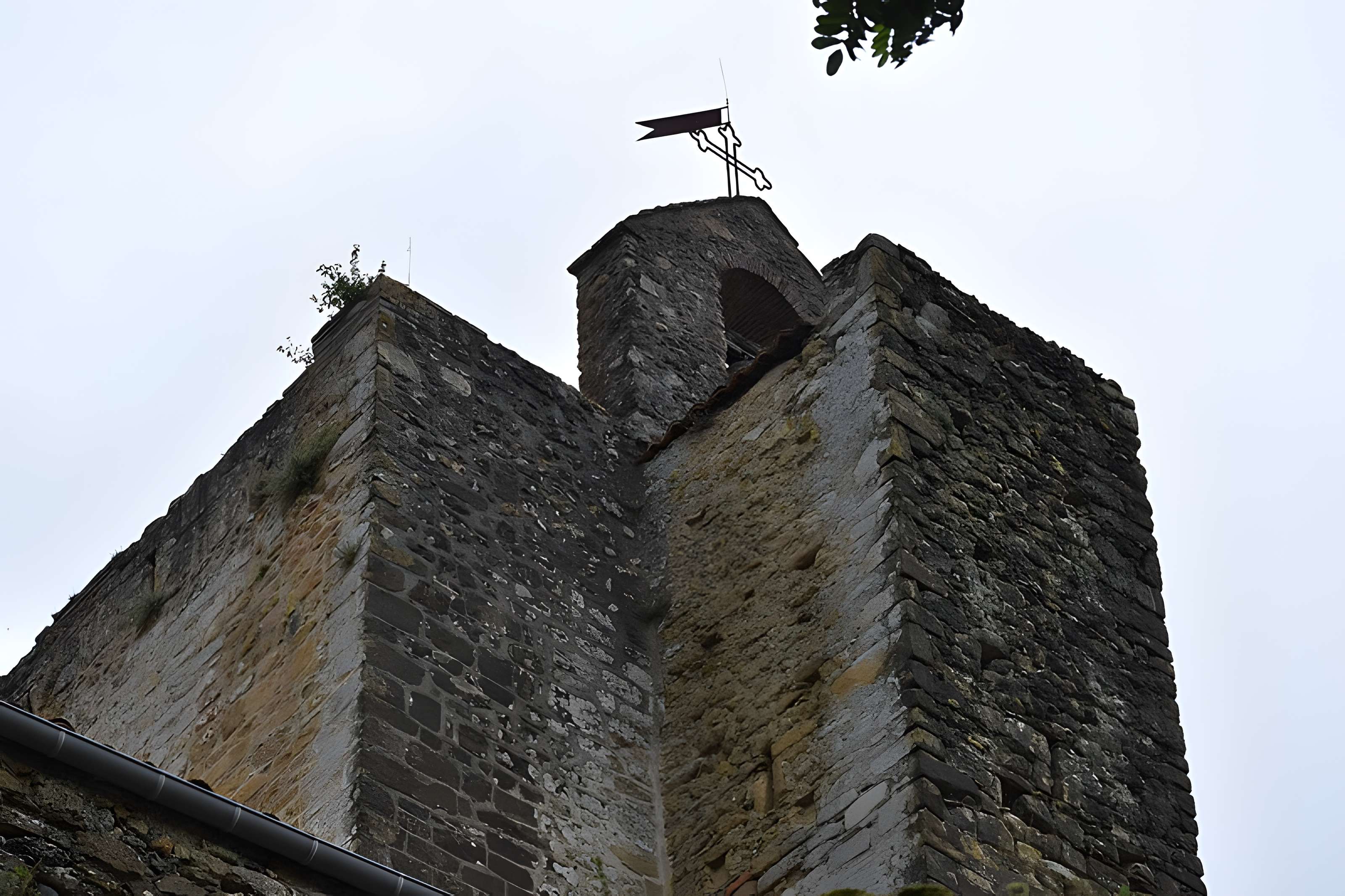 Église Notre-Dame et croix de pierre de Vals