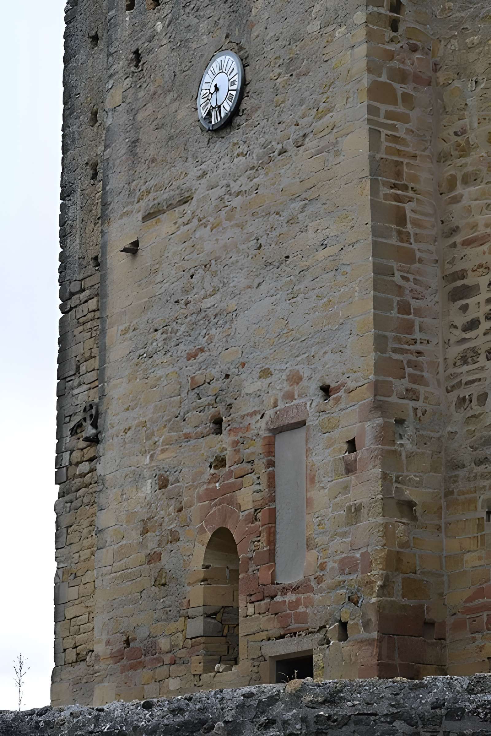 Église Notre-Dame et croix de pierre de Vals