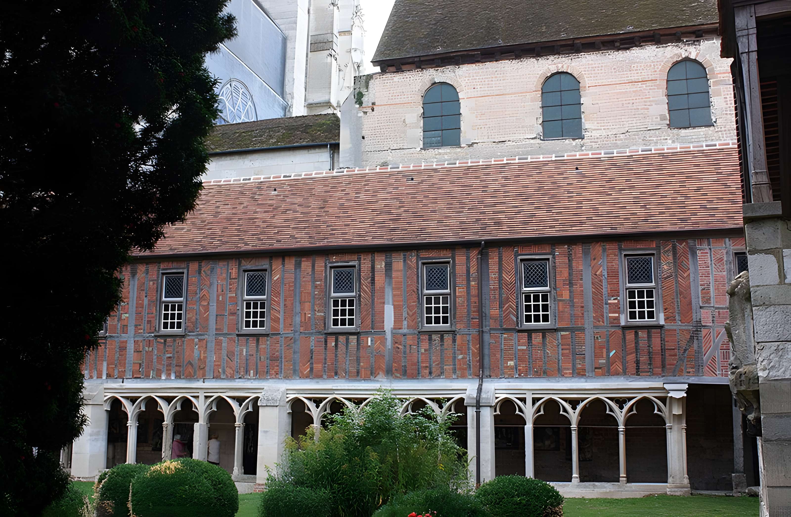 Église Notre-Dame-de-la-Basse-oeuvre de Beauvais