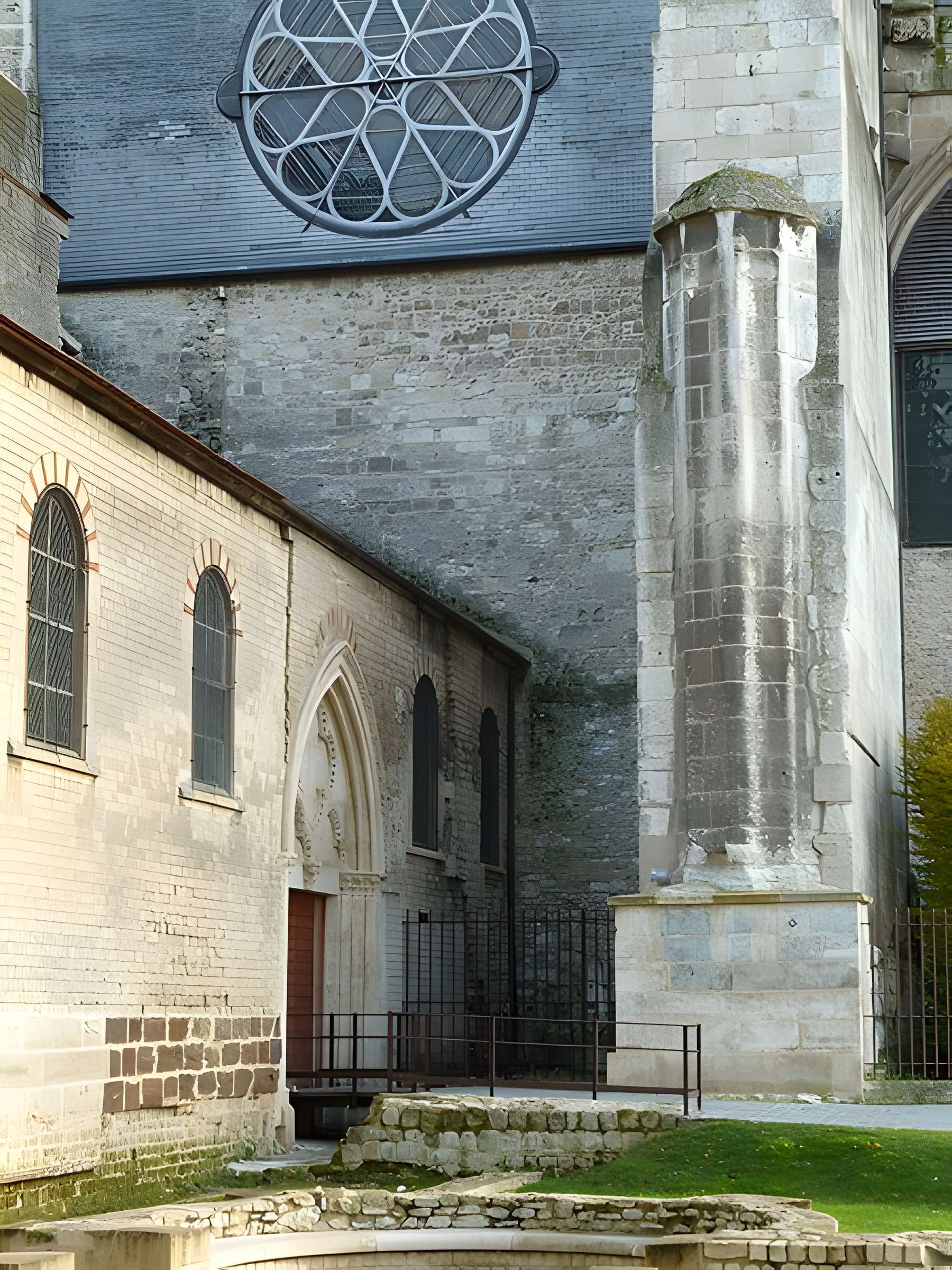 Église Notre-Dame-de-la-Basse-oeuvre de Beauvais