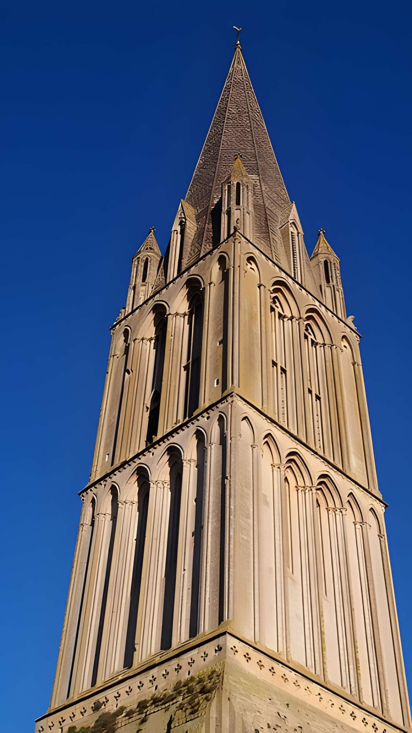Église Notre-Dame-de-la-Nativité de Bernières-sur-Mer