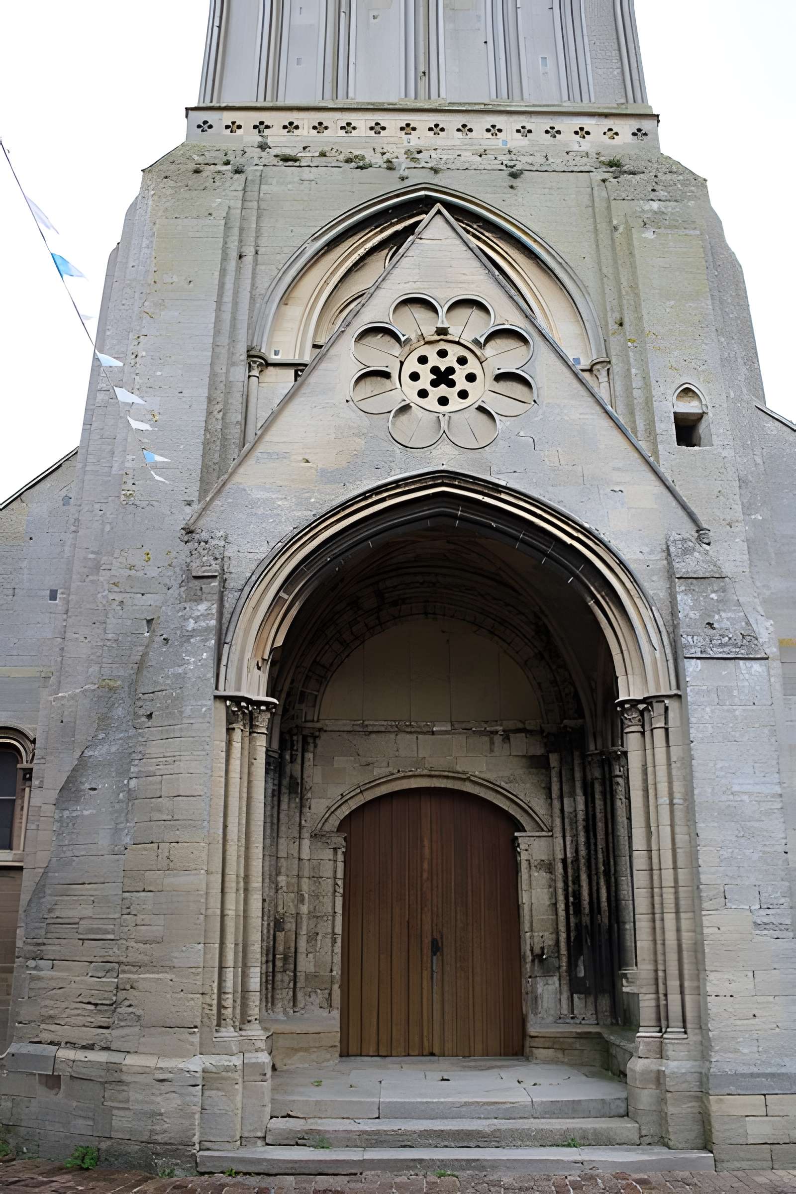 Église Notre-Dame-de-la-Nativité de Bernières-sur-Mer