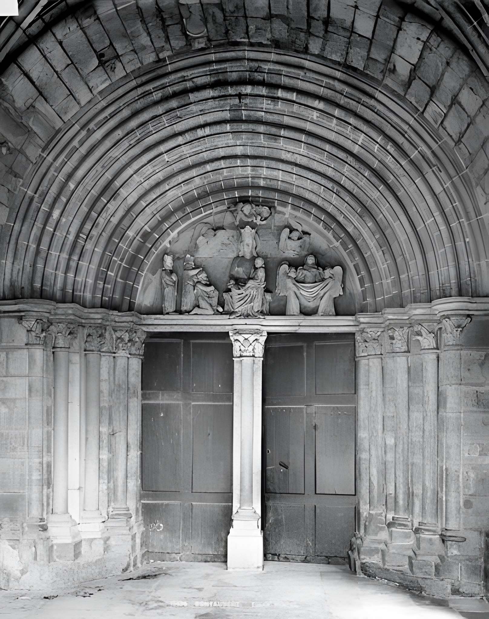Église Notre-Dame-de-la-Nativité de Pontaubert