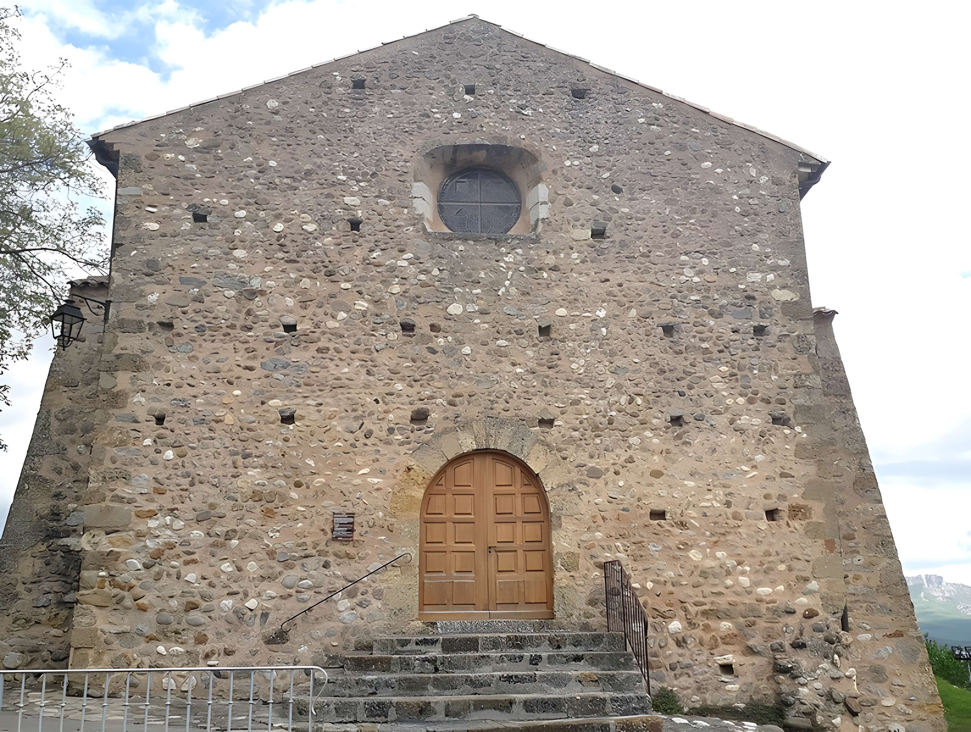 Église Notre-Dame-de-la-Nativité d'Upaix