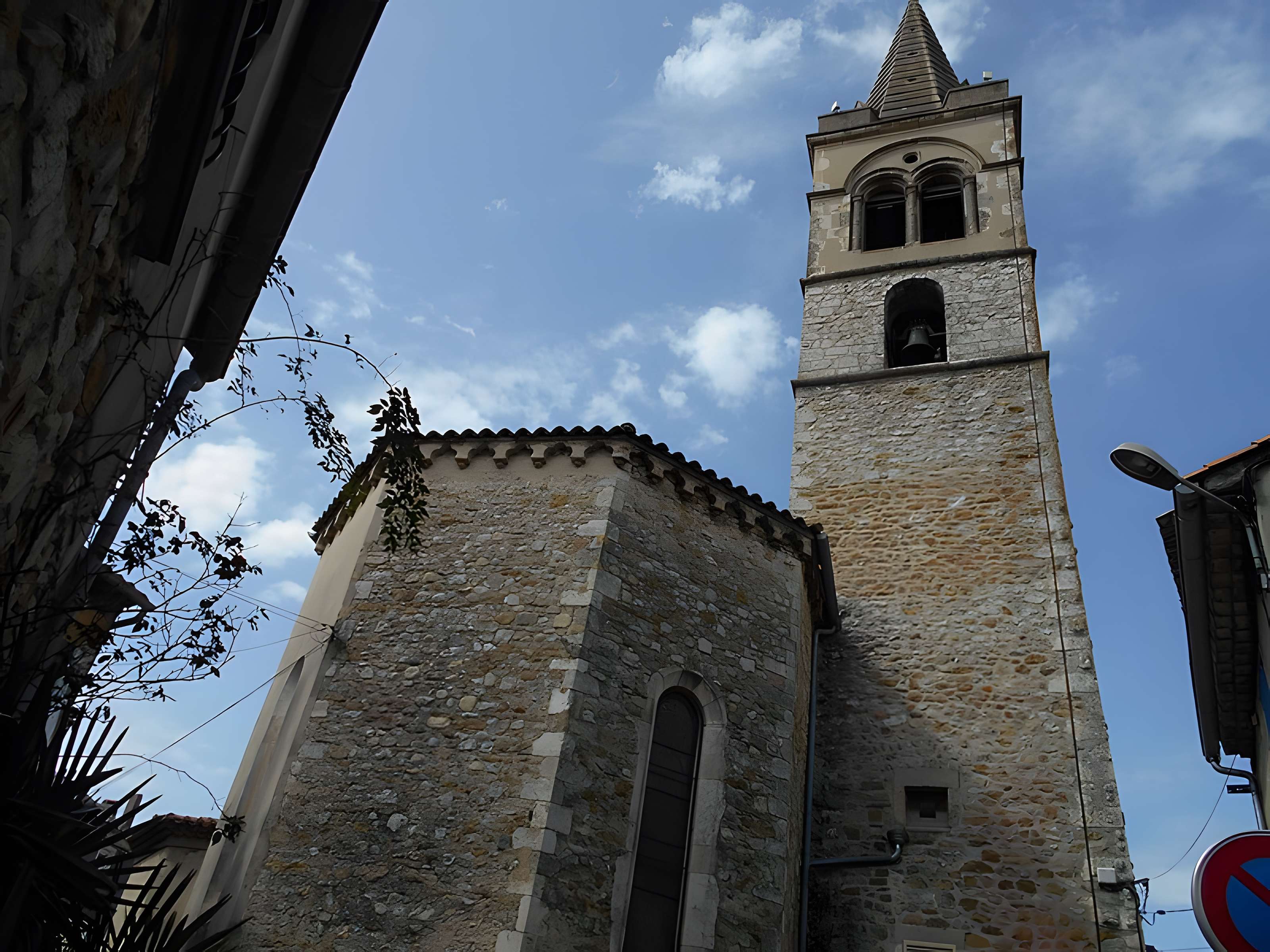Église Notre-Dame-de-l'Annonciation de Vinezac