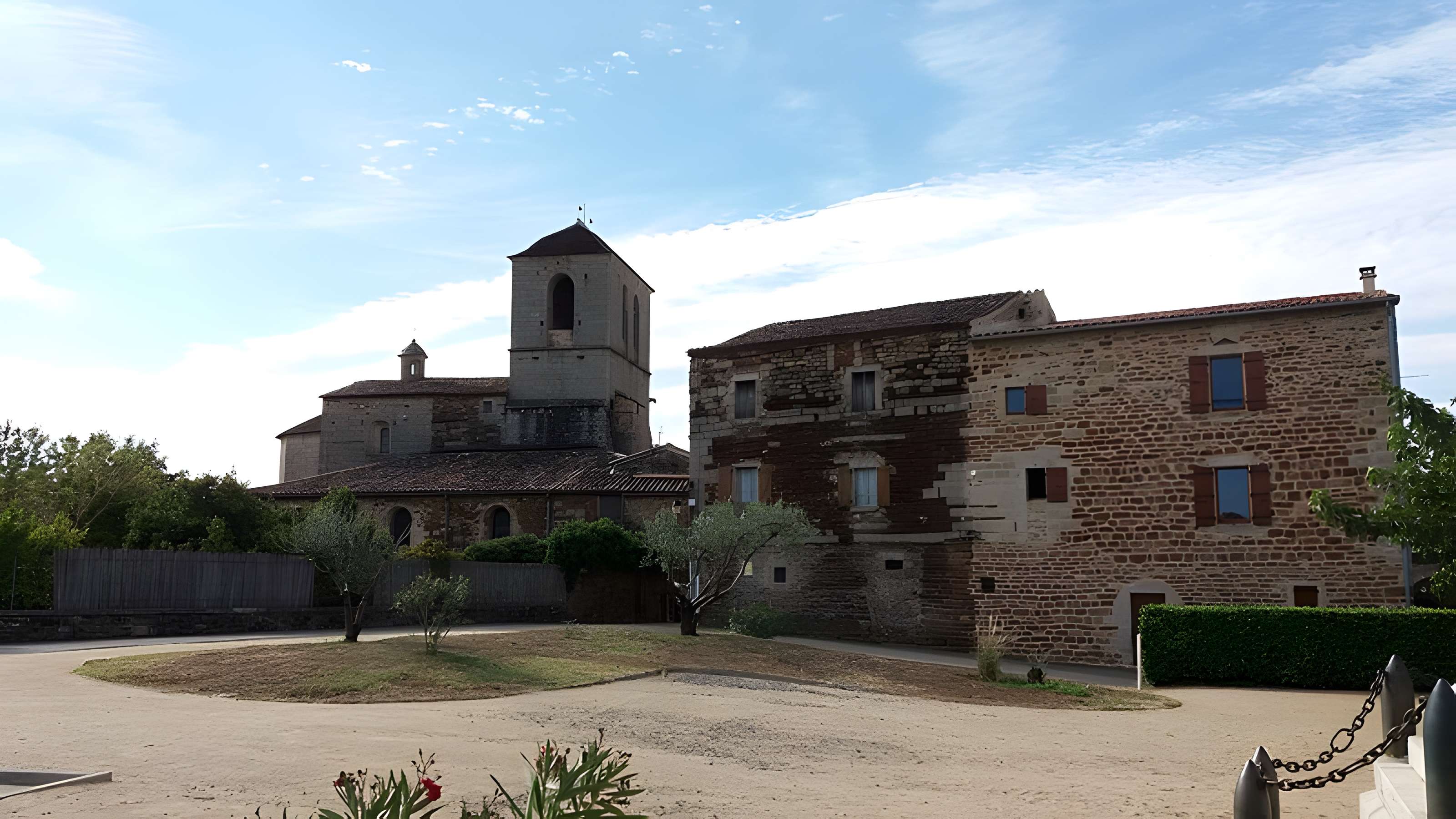 Église Notre-Dame-de-l'Annonciation de Vinezac
