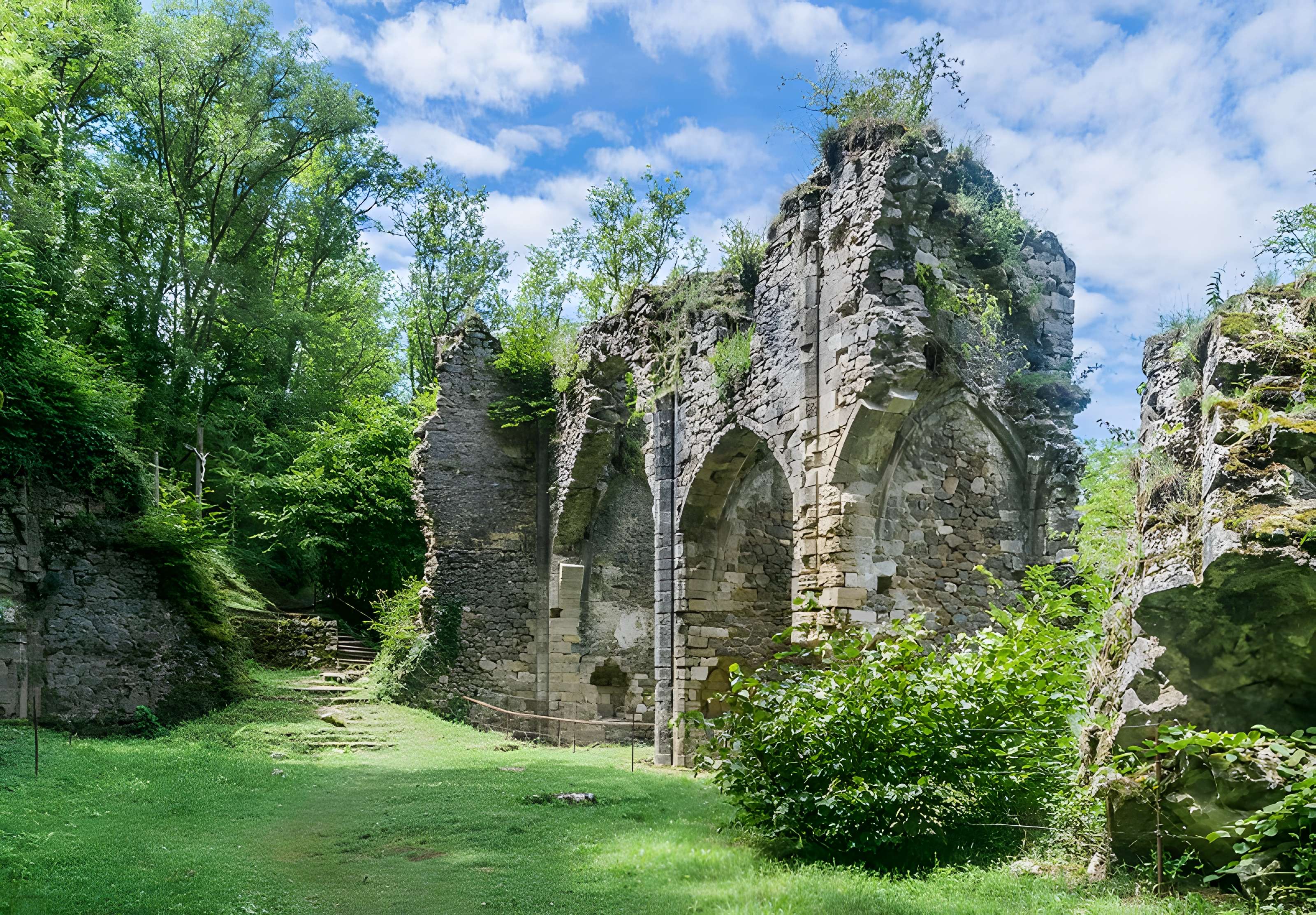 Église Notre-Dame-de-Laval de Peyrusse-le-Roc