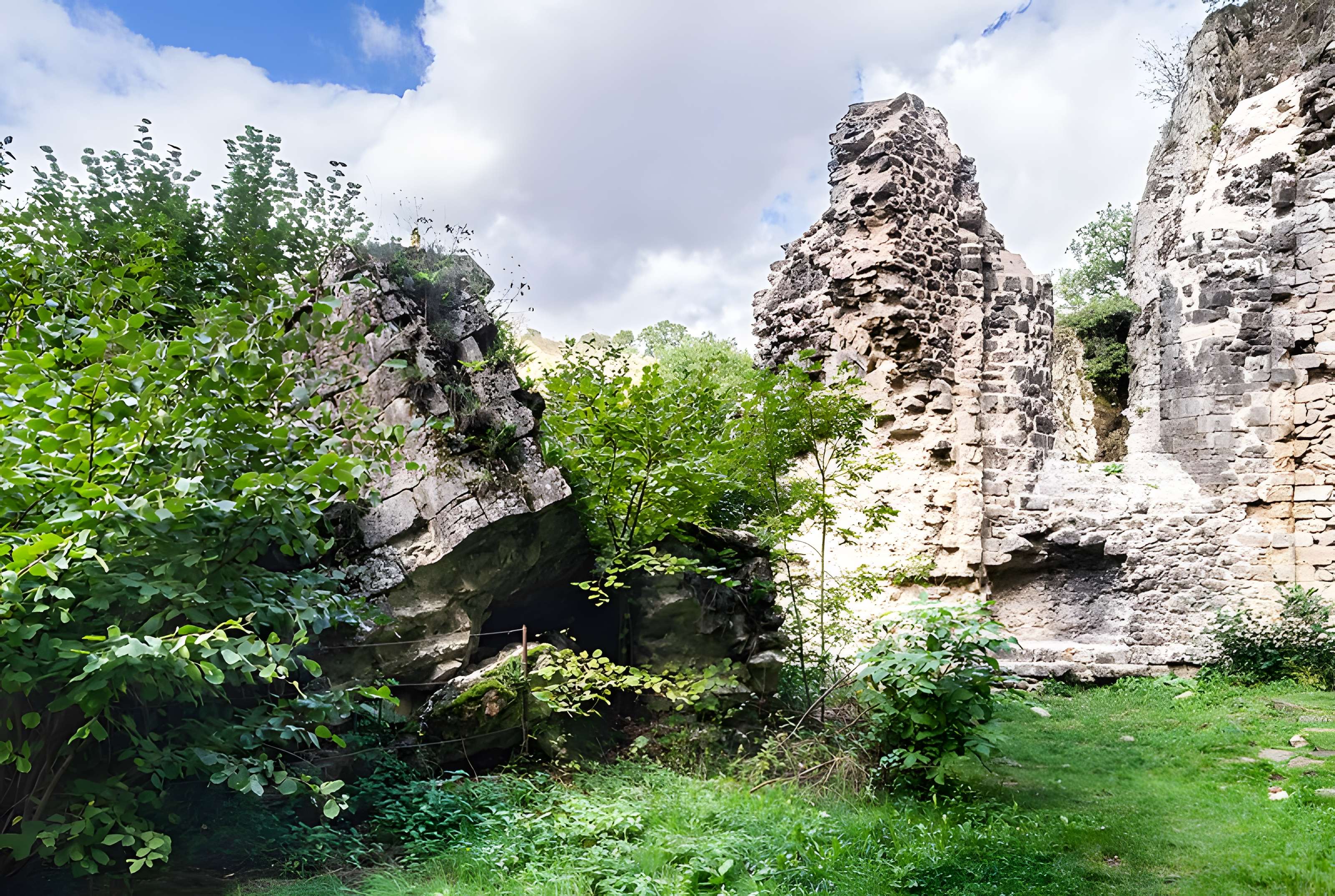 Église Notre-Dame-de-Laval de Peyrusse-le-Roc