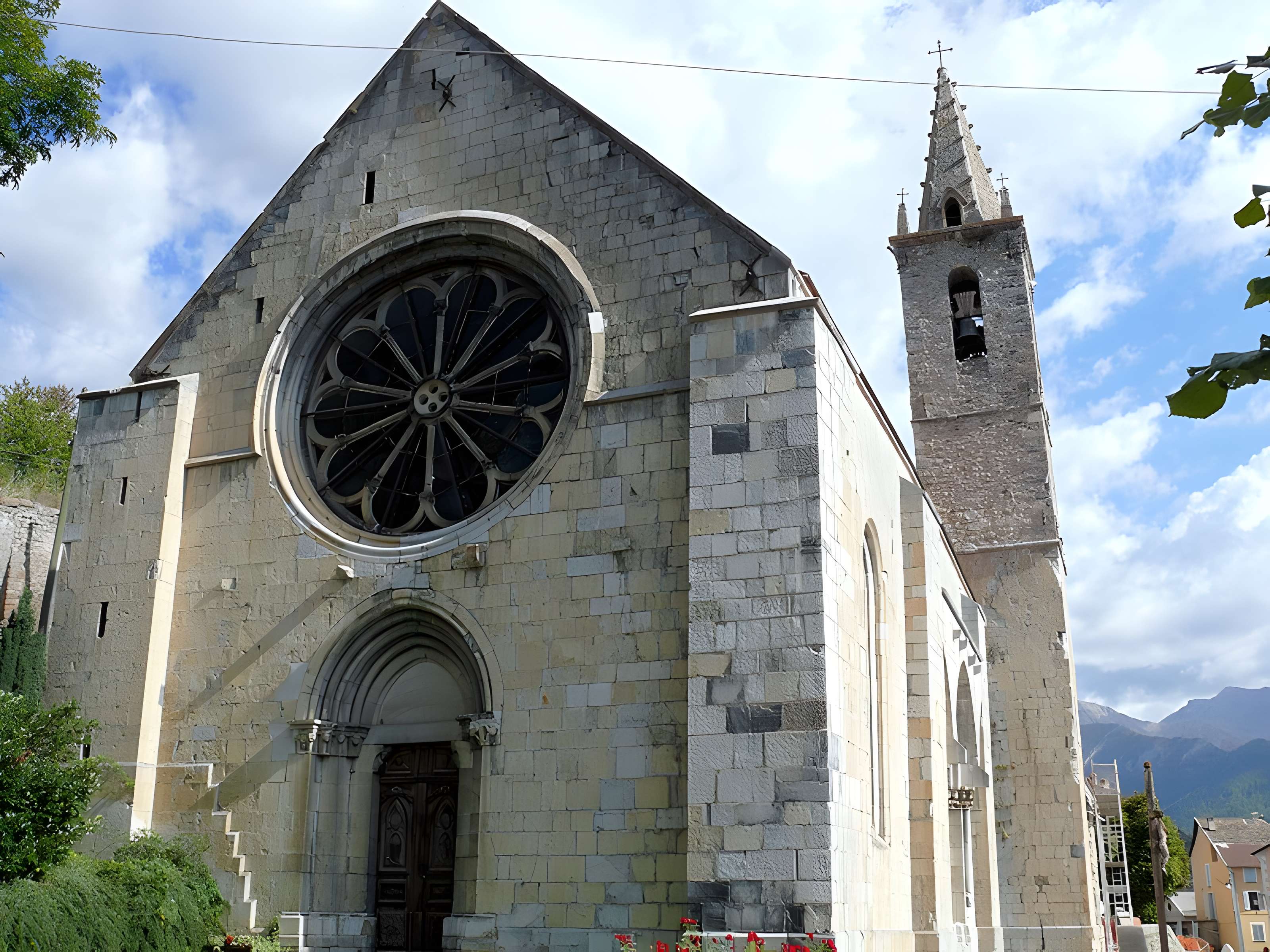 Église Notre-Dame-de-Nazareth de Seyne