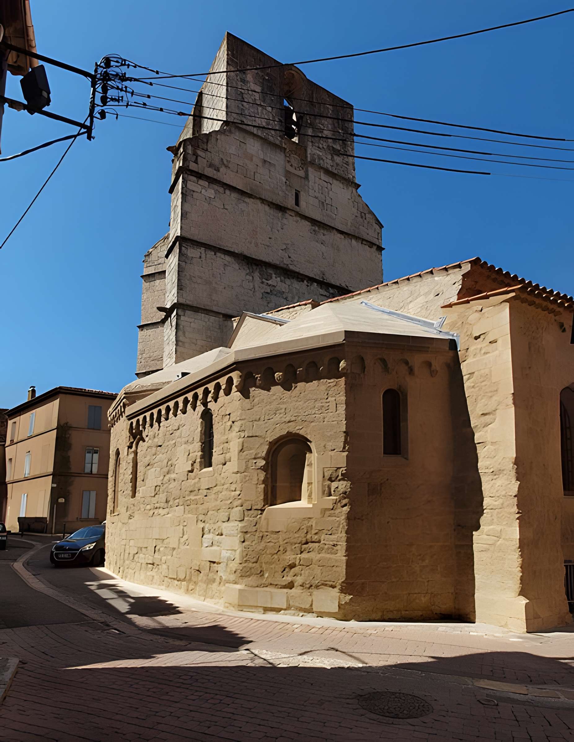 Église Notre-Dame-de-Nazareth de Trets