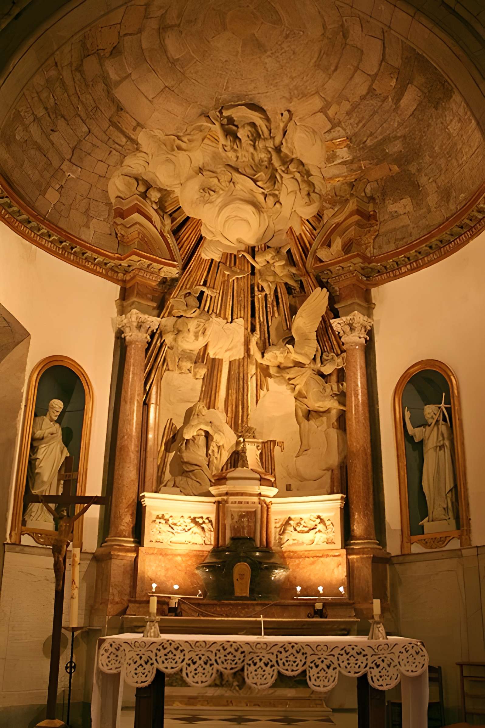 Église Notre-Dame-de-Nazareth de Trets