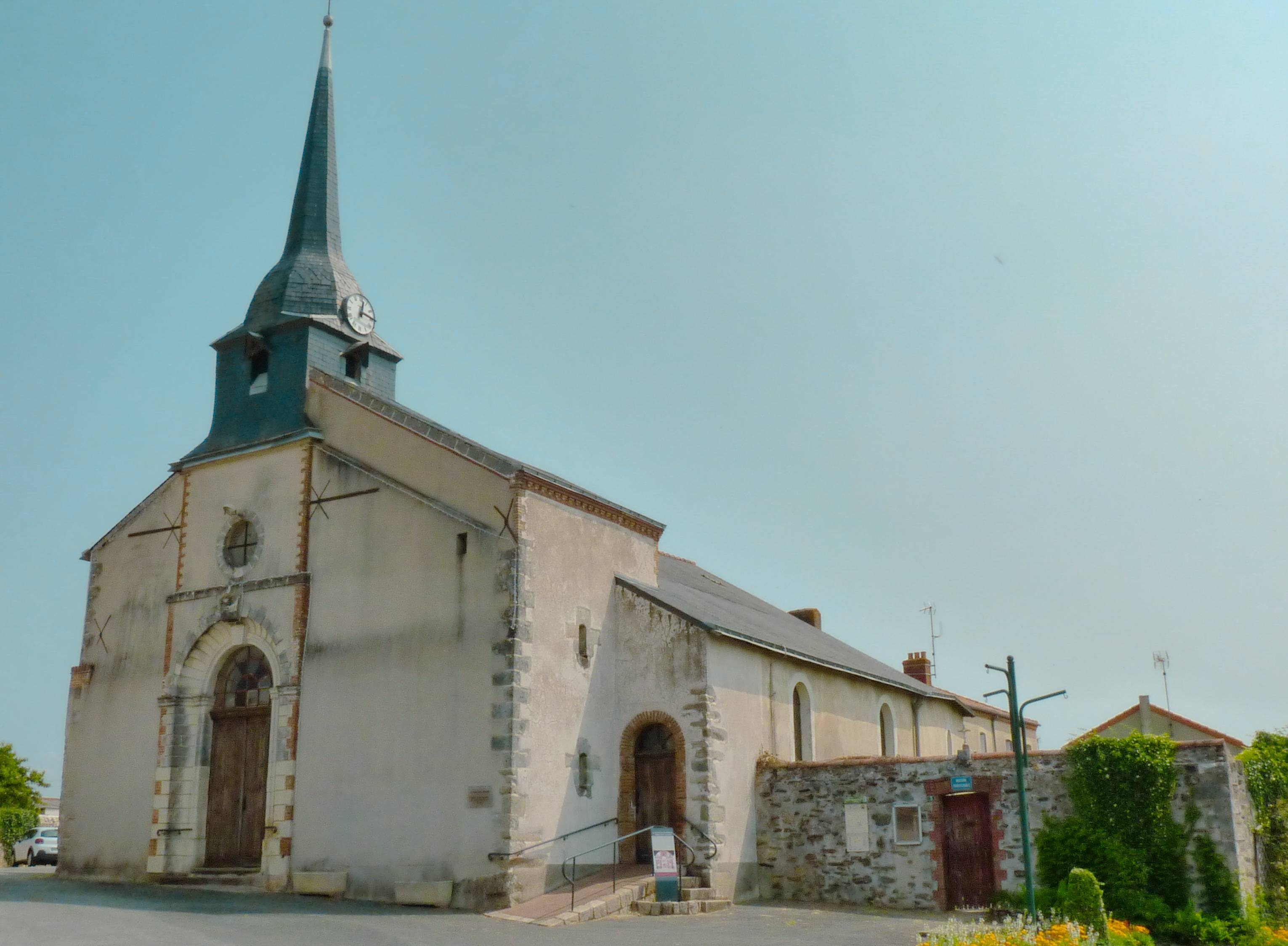 Photo de Chiesa di Saint-Jacques de La Chapelle-Rousselin