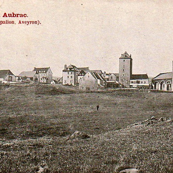 Photo de Église Notre-Dame-des-Pauvres de Saint-Chély-dAubrac