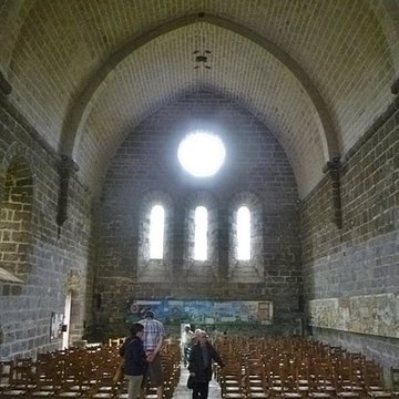Église Notre-Dame-des-Pauvres de Saint-Chély-dAubrac