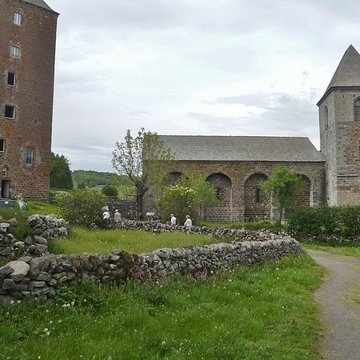 Église Notre-Dame-des-Pauvres de Saint-Chély-dAubrac