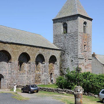 Église Notre-Dame-des-Pauvres de Saint-Chély-dAubrac