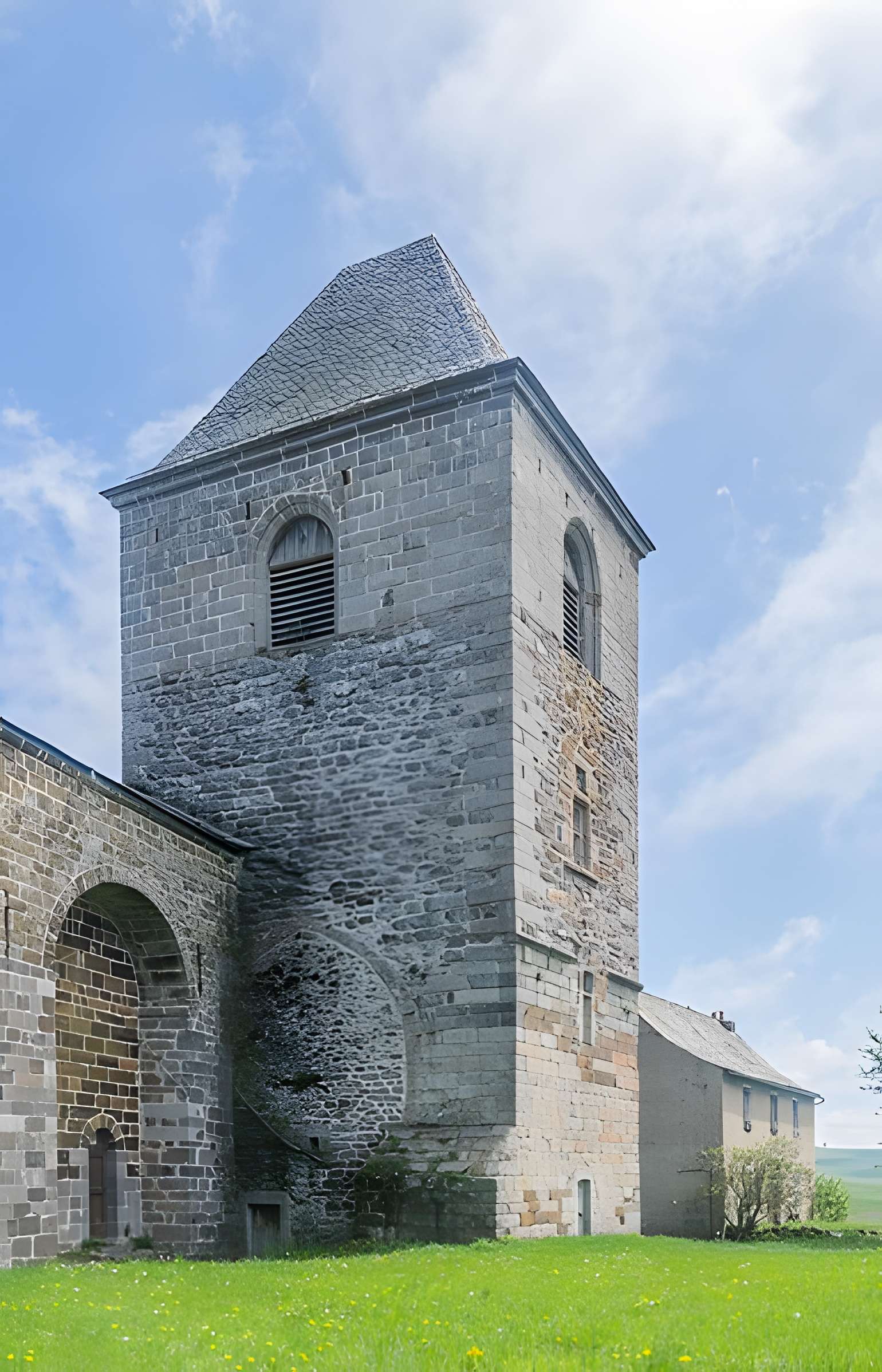 Église Notre-Dame-des-Pauvres de Saint-Chély-d'Aubrac