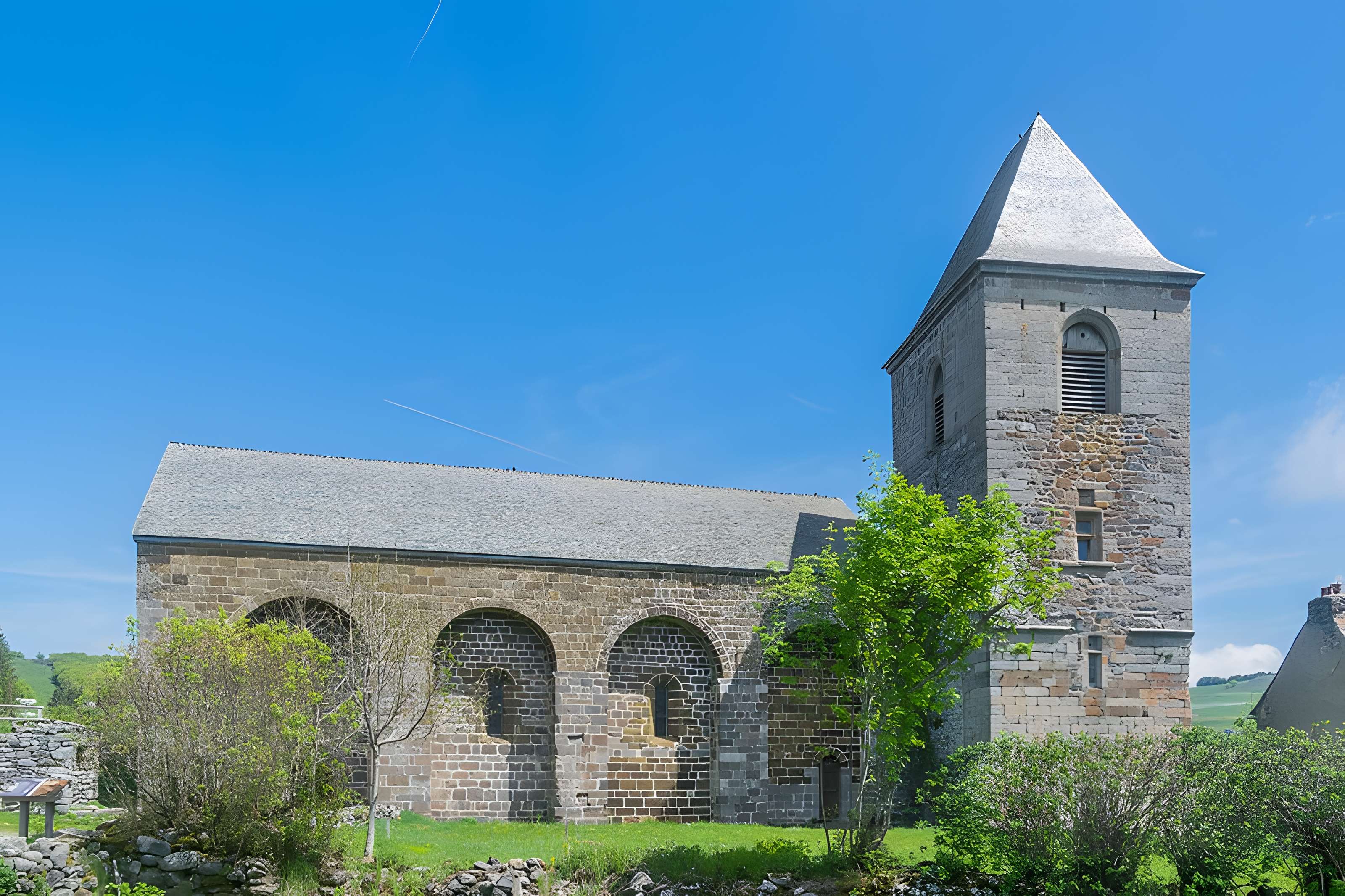 Église Notre-Dame-des-Pauvres de Saint-Chély-d'Aubrac