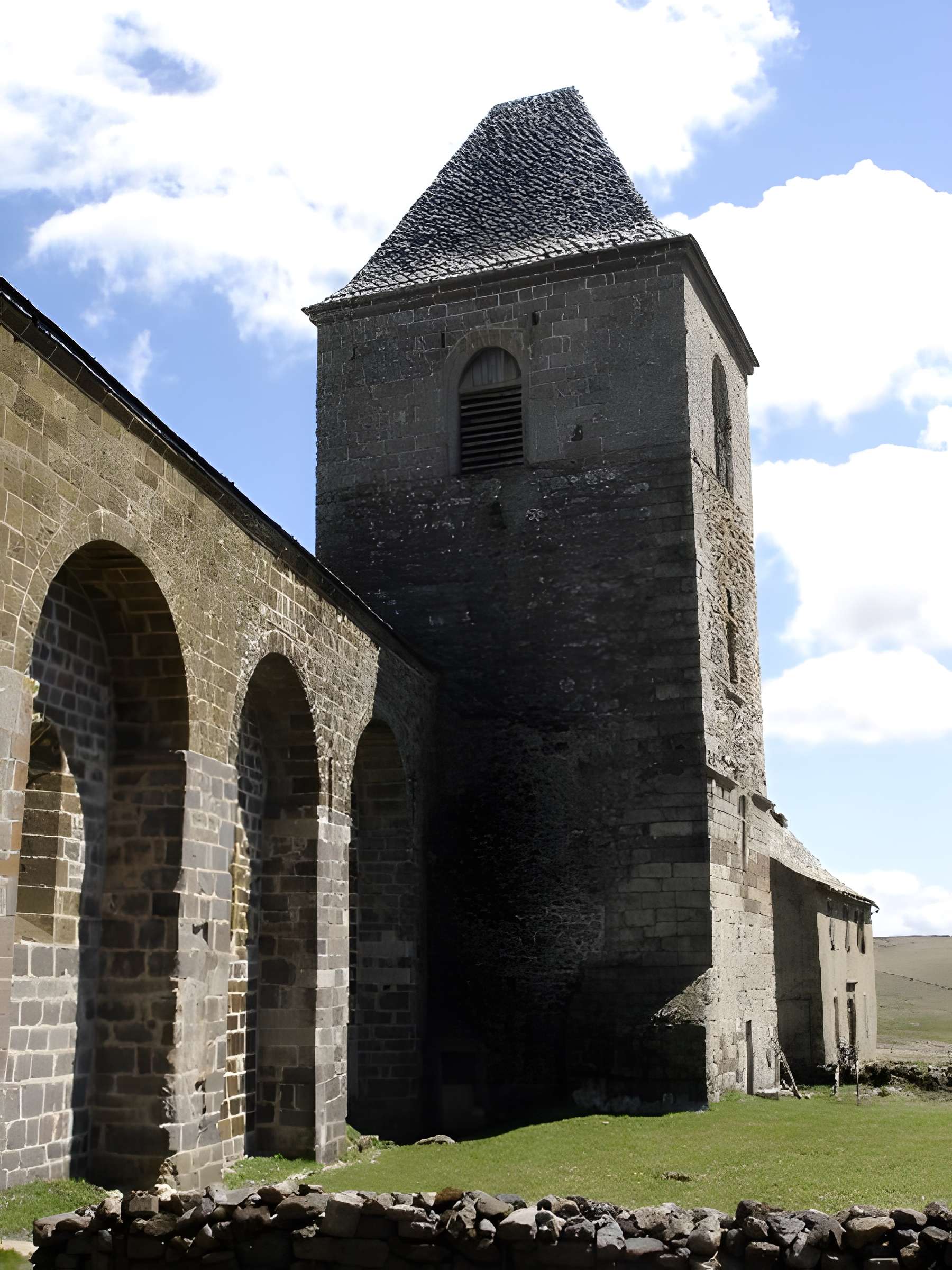 Église Notre-Dame-des-Pauvres de Saint-Chély-d'Aubrac