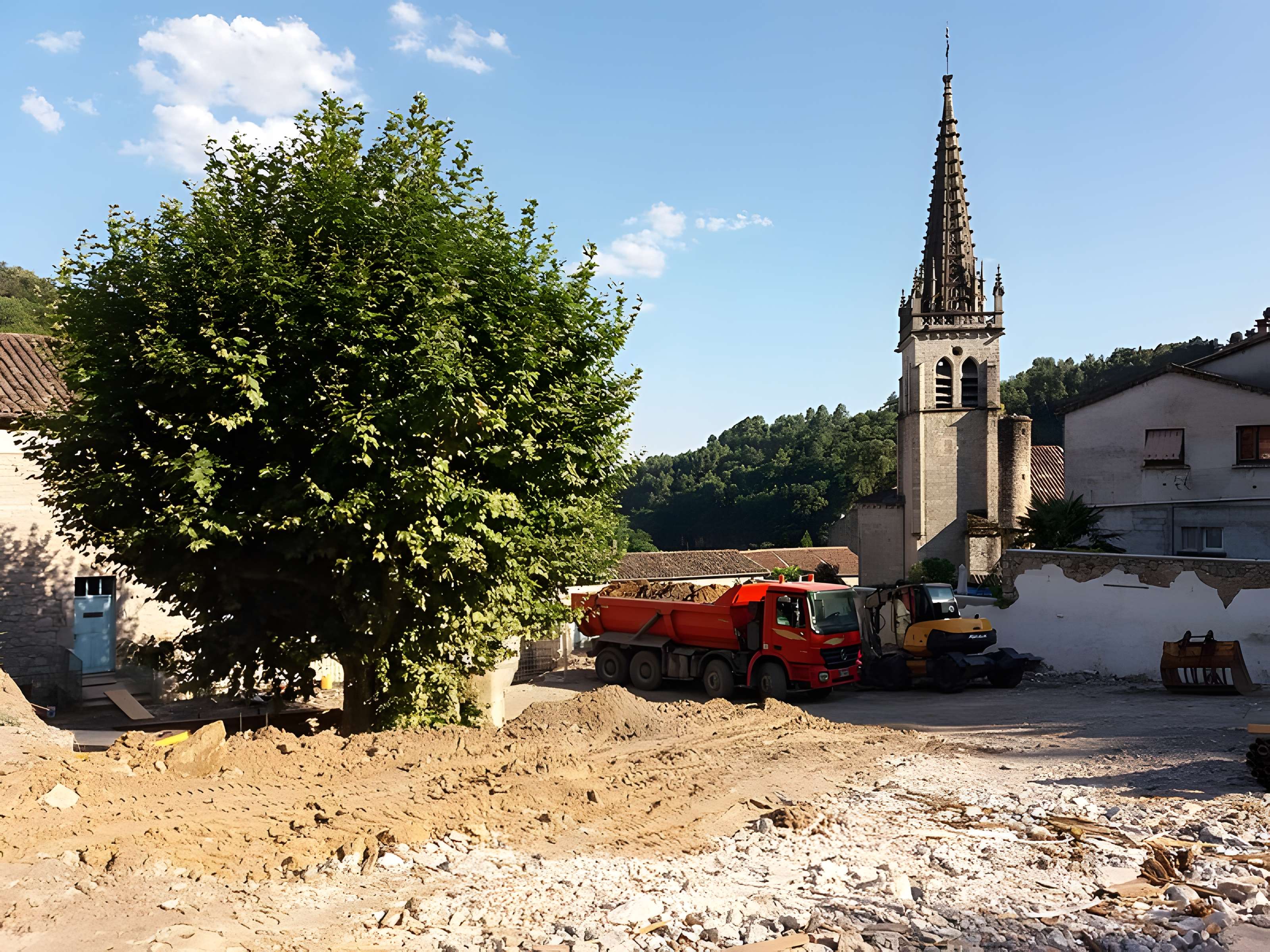 Église Notre-Dame-des-Pommiers de Largentière
