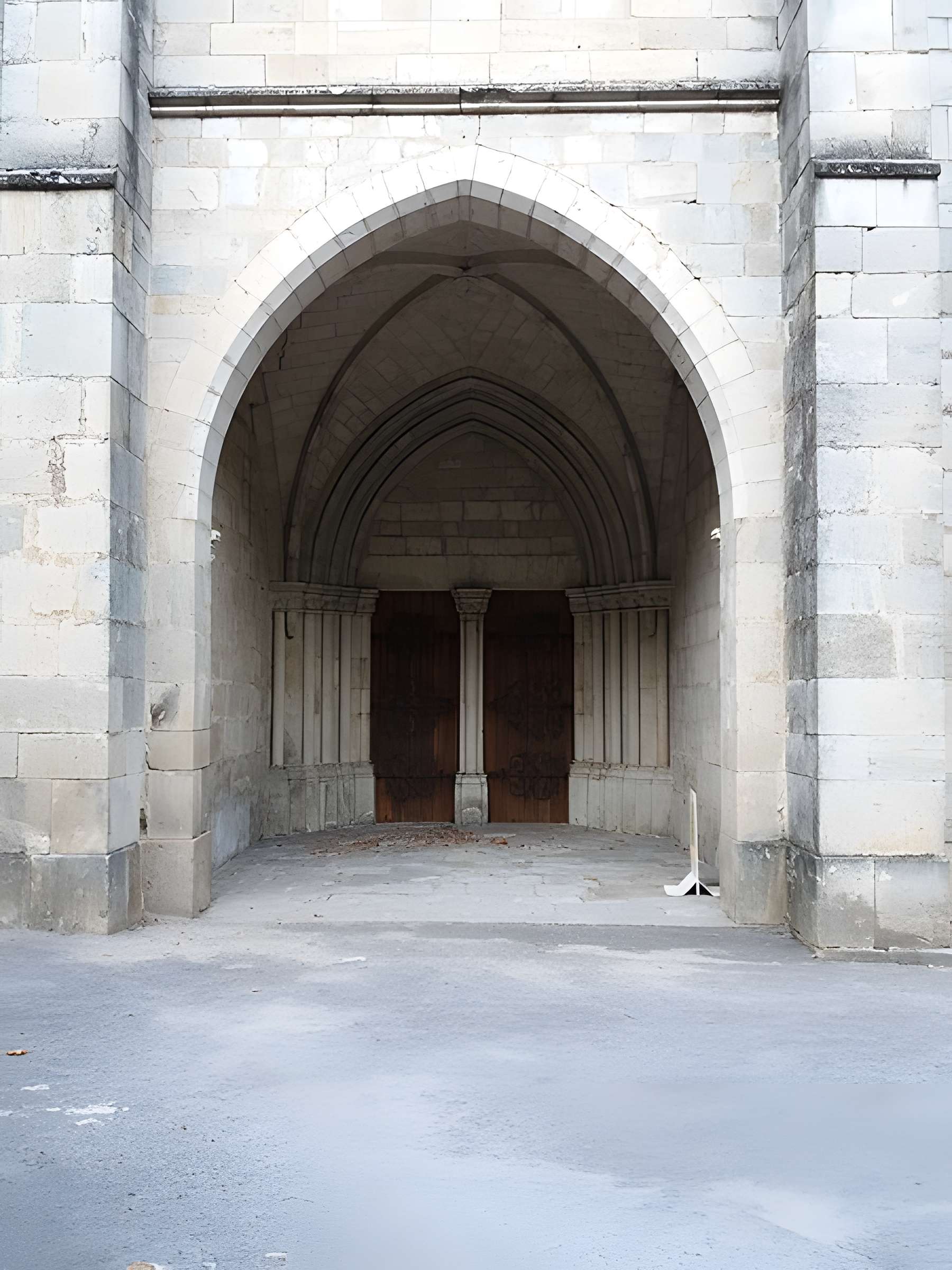 Église Notre-Dame-des-Pommiers de Largentière