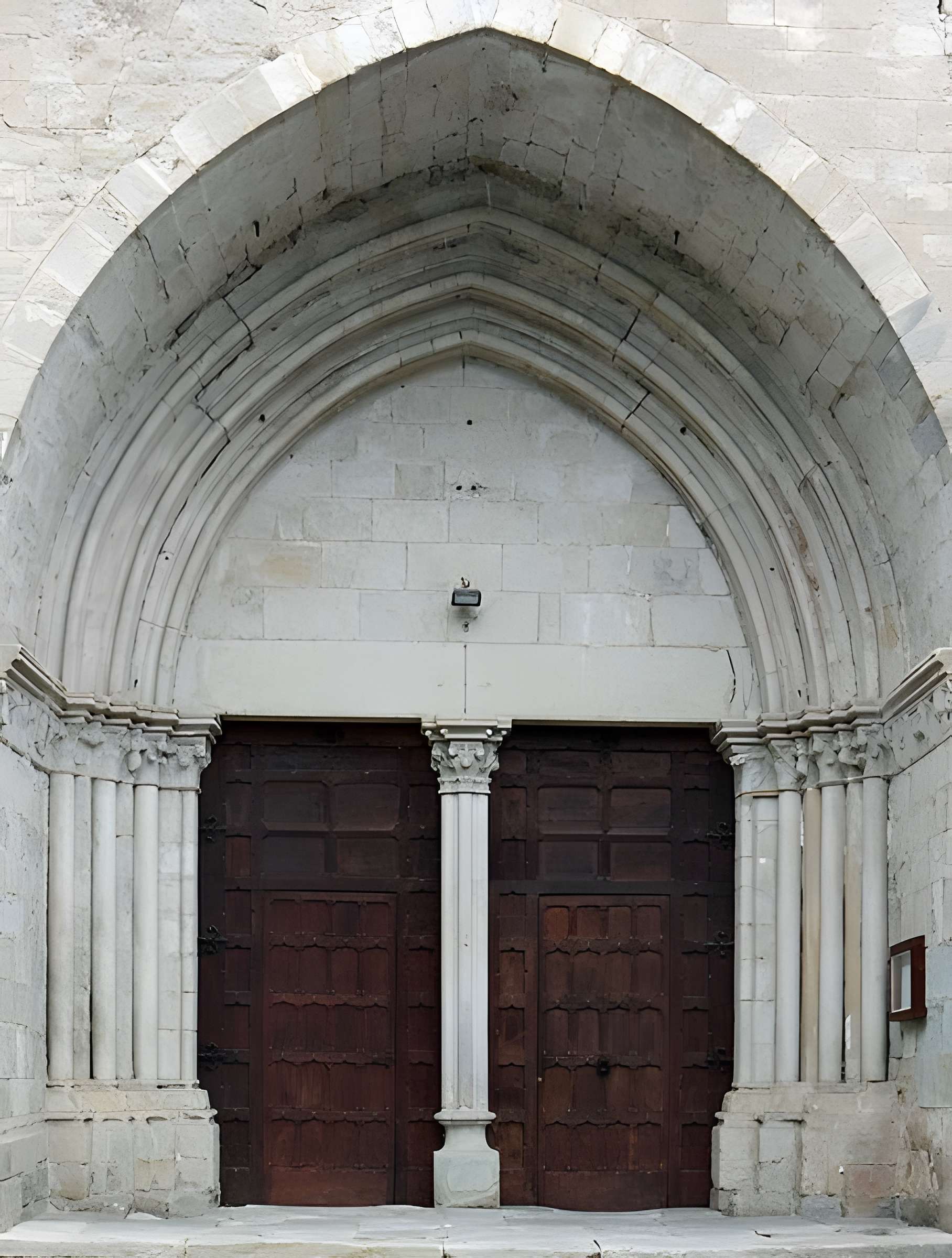 Église Notre-Dame-des-Pommiers de Largentière