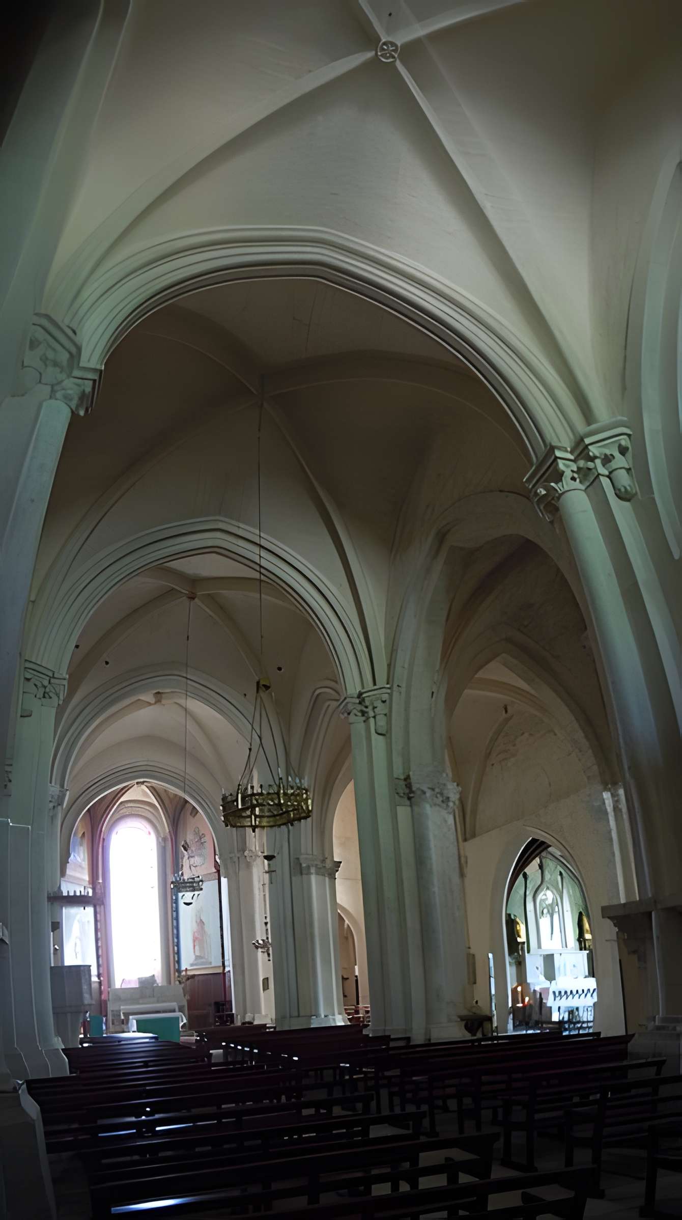 Église Notre-Dame-des-Pommiers de Largentière
