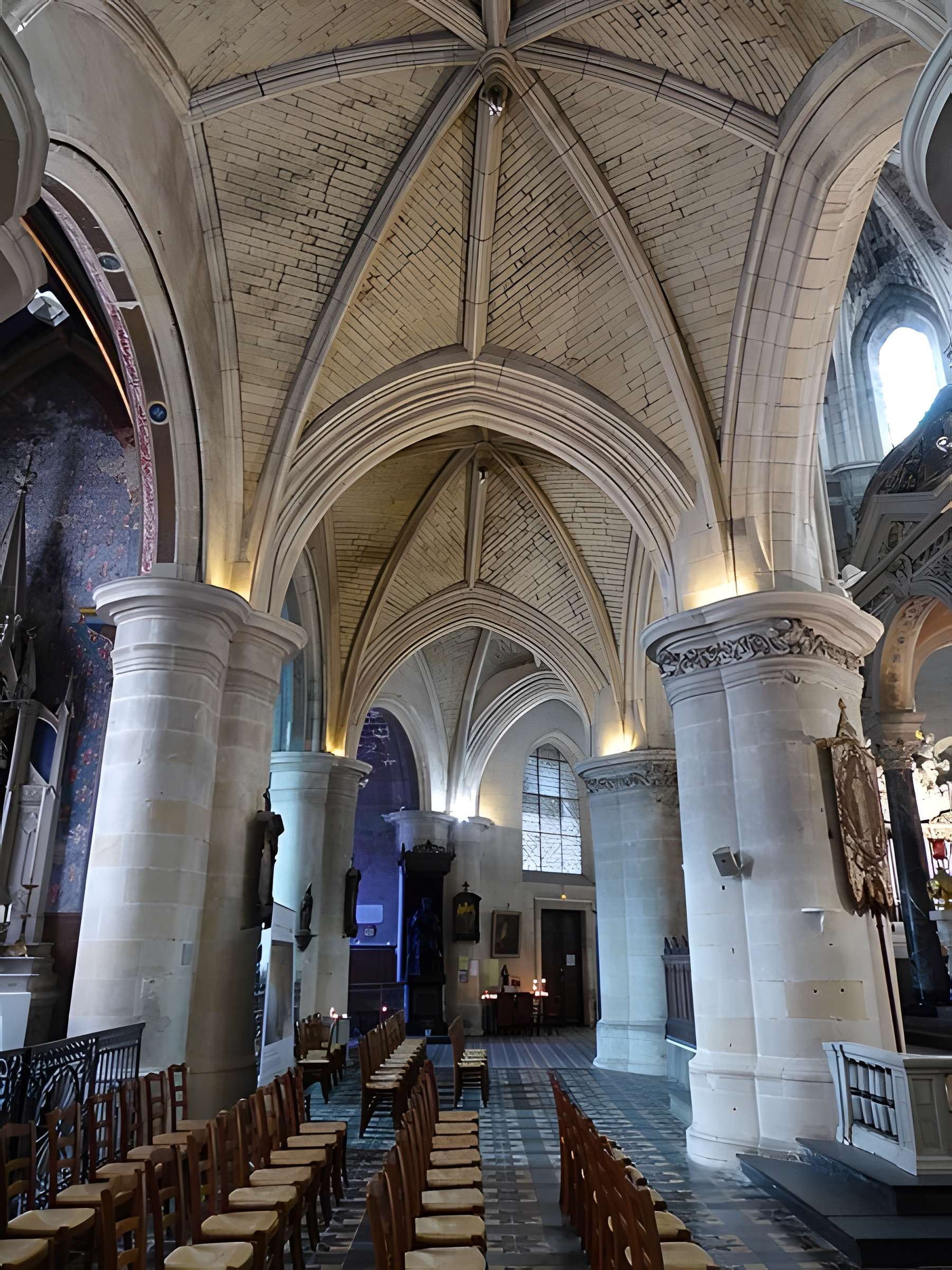 Église Notre-Dame-du-Bon-Port des Sables-d'Olonne