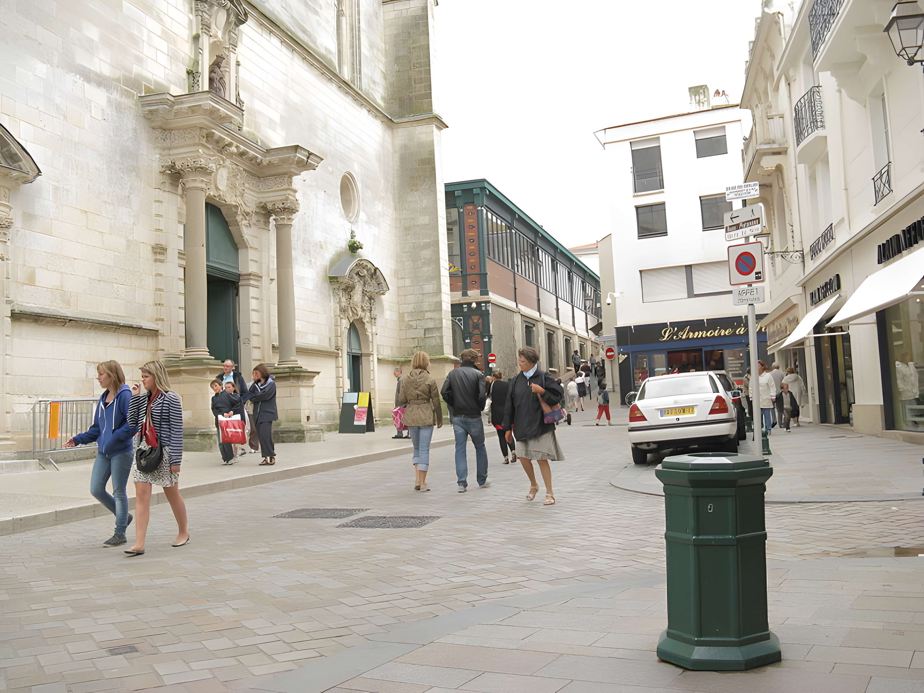 Église Notre-Dame-du-Bon-Port des Sables-d'Olonne