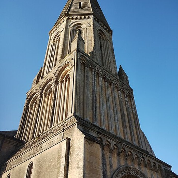 Photo de Église Saint-Aignan de Trévières