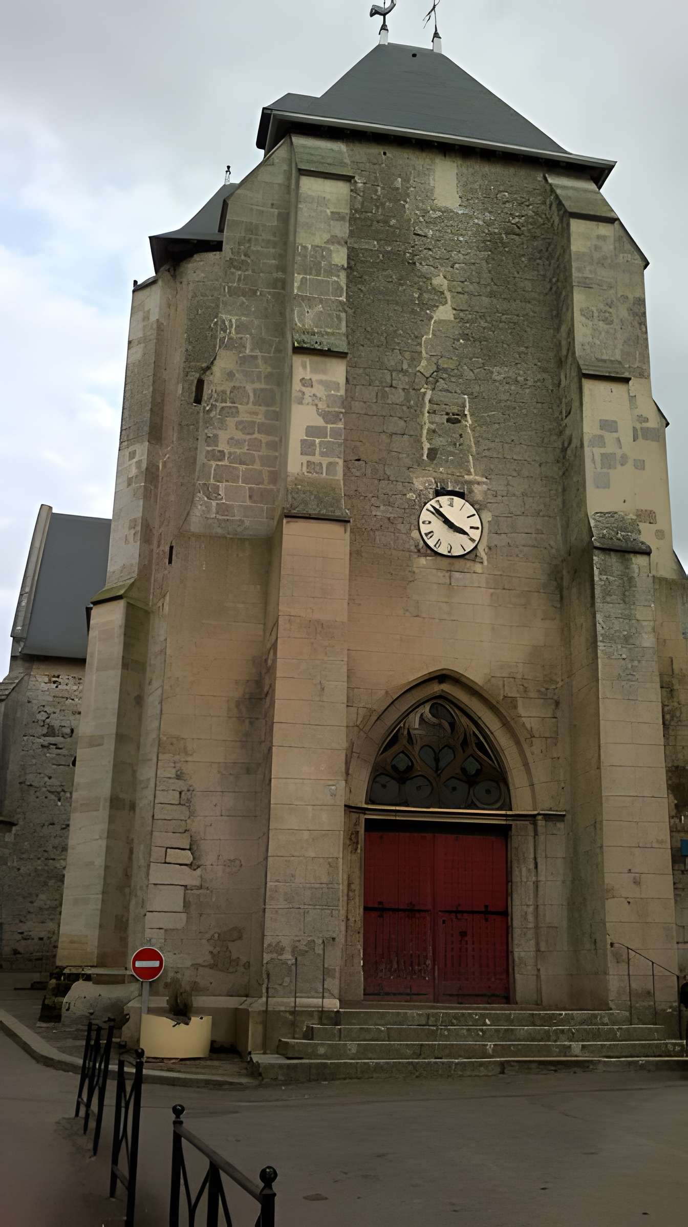 Église Saint-Amand de Saint-Amand-en-Puisaye