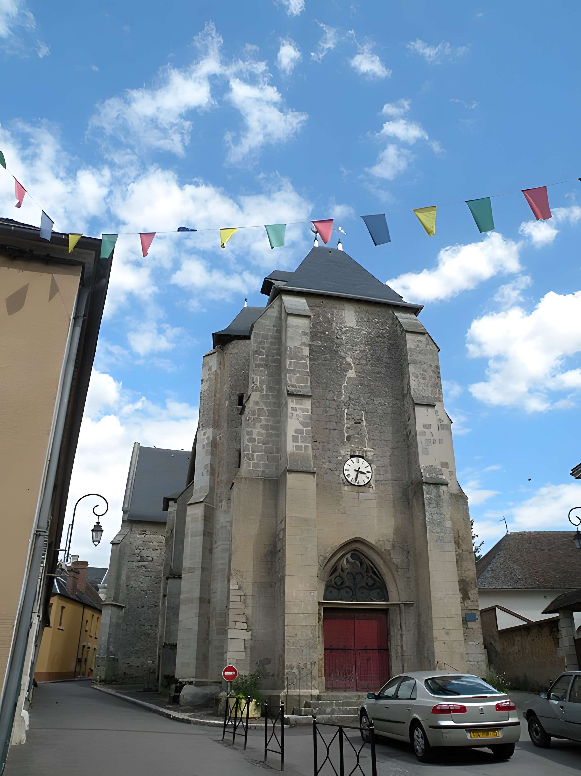 Église Saint-Amand de Saint-Amand-en-Puisaye