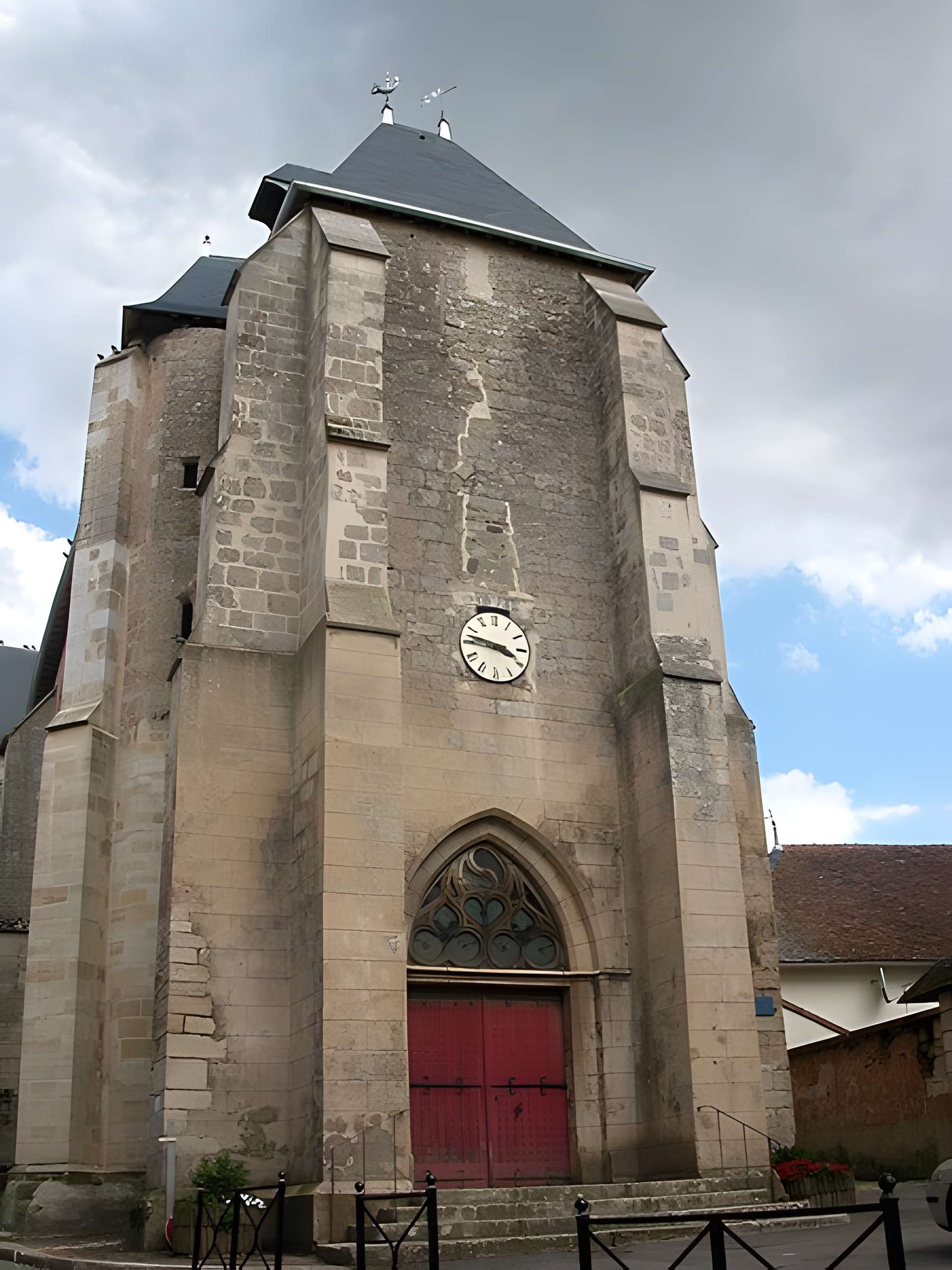 Église Saint-Amand de Saint-Amand-en-Puisaye