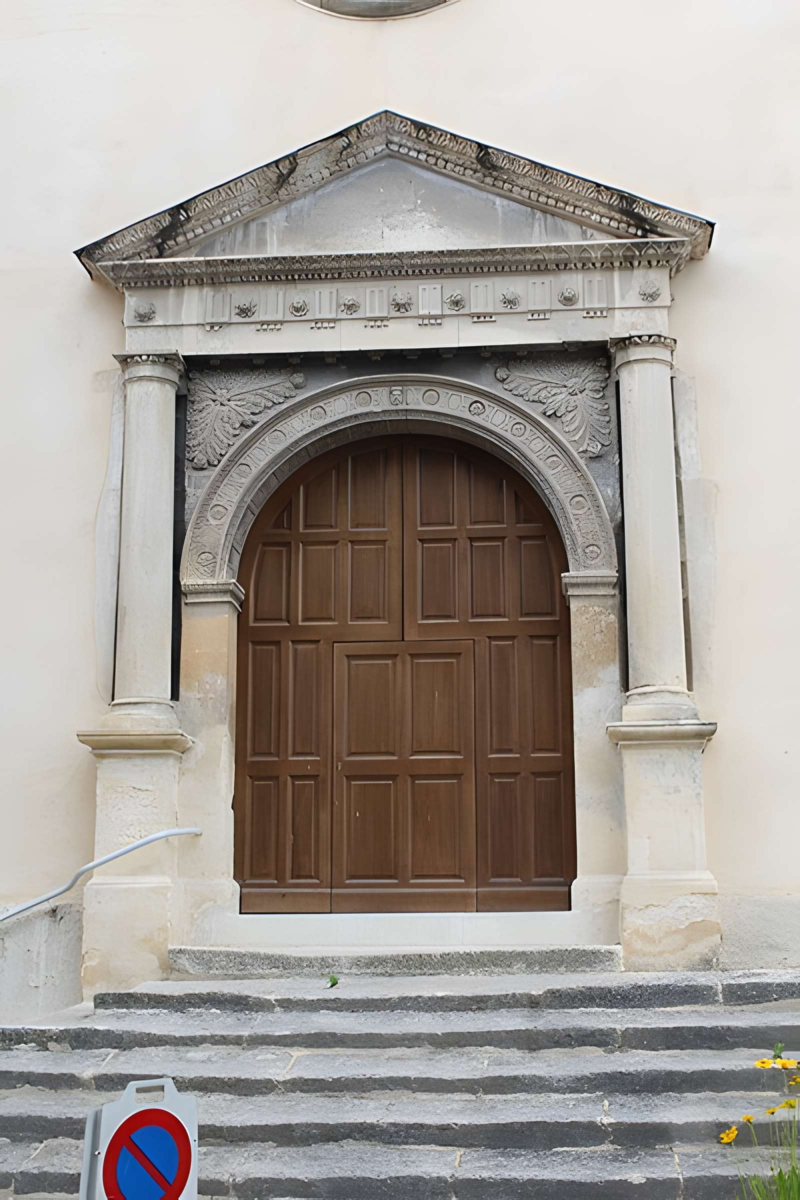 Église Saint-André de Mane