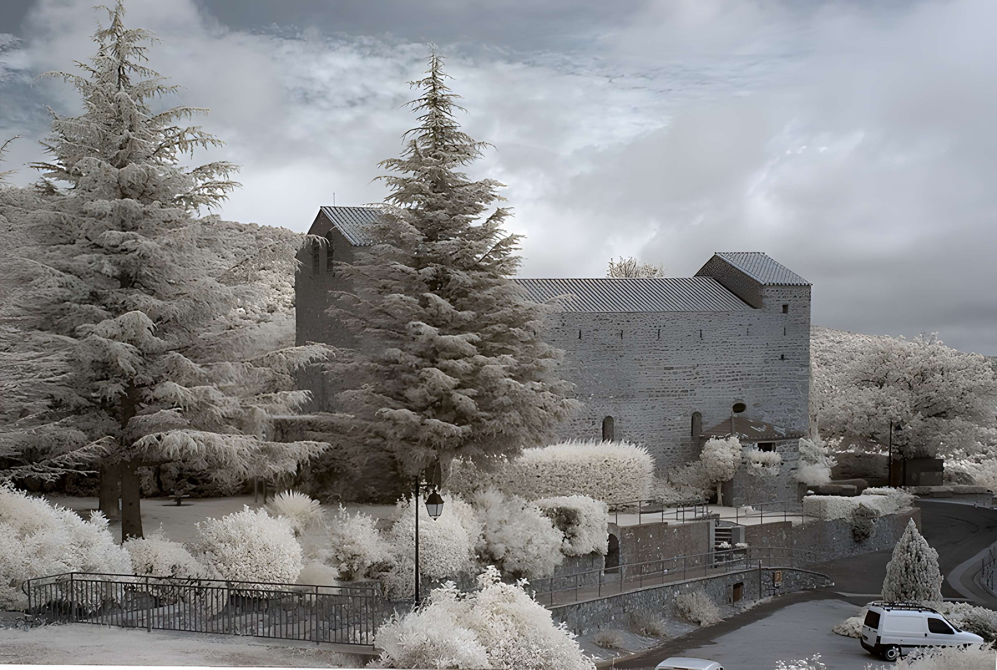 Église Saint-André de Montbolo