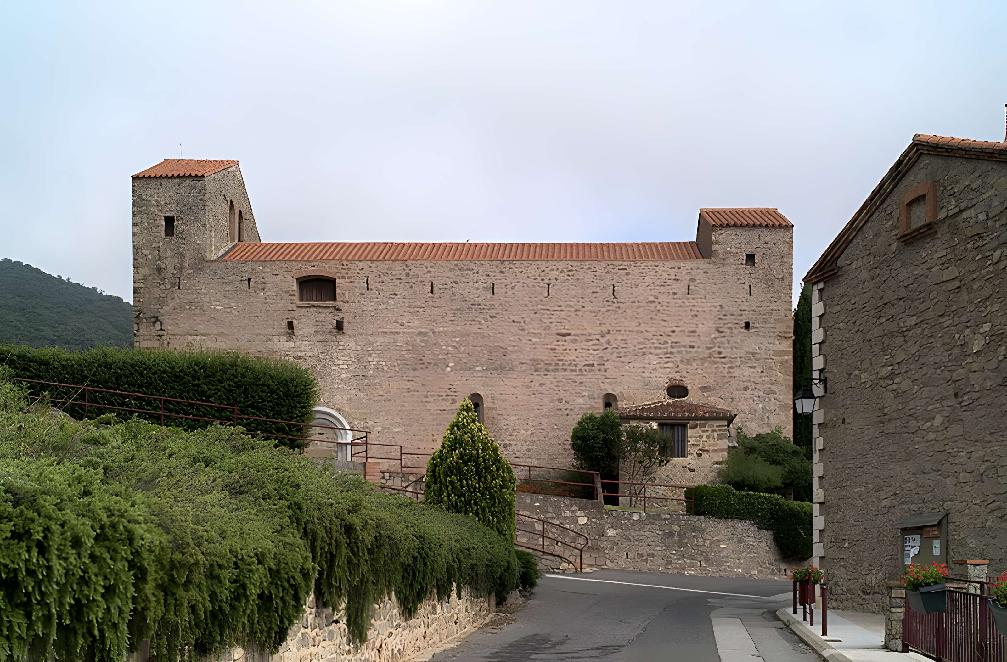 Église Saint-André de Montbolo