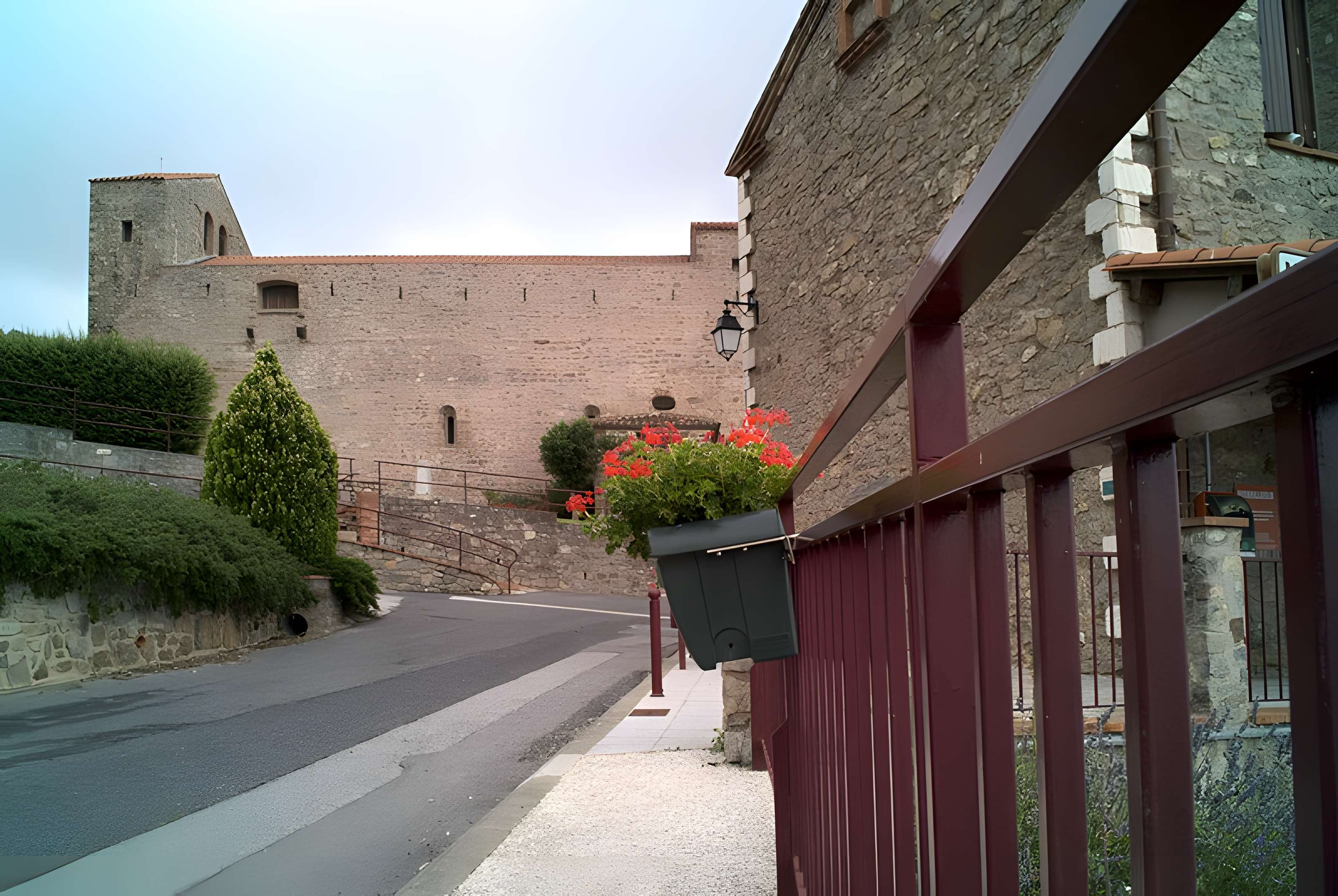 Église Saint-André de Montbolo