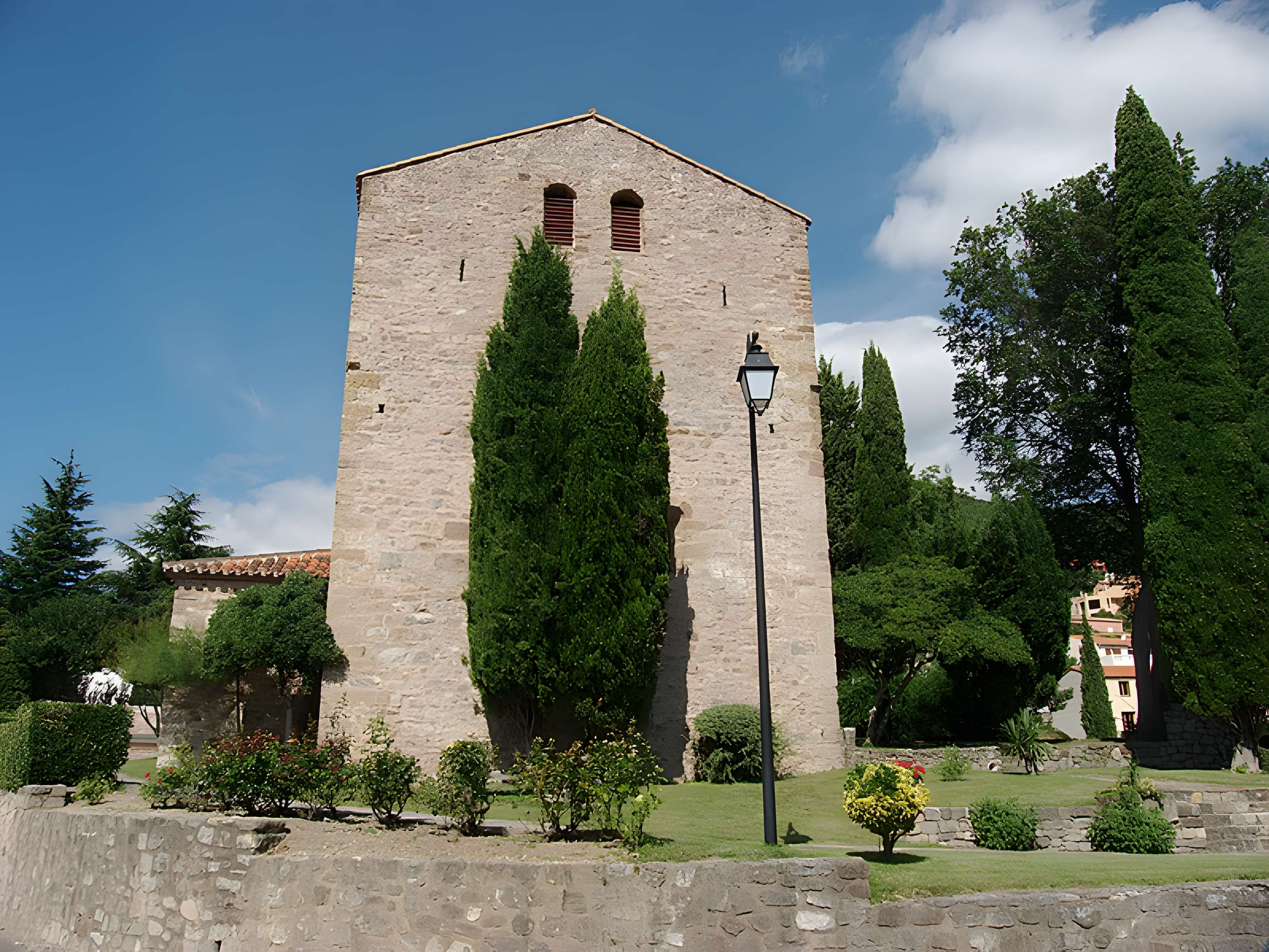 Église Saint-André de Montbolo