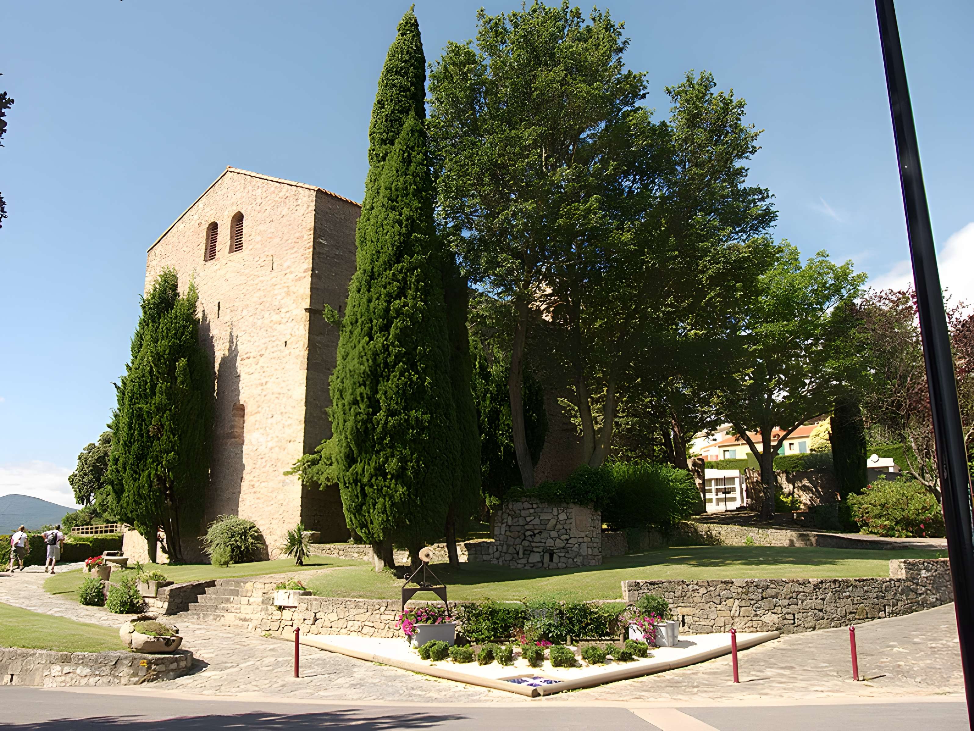 Église Saint-André de Montbolo