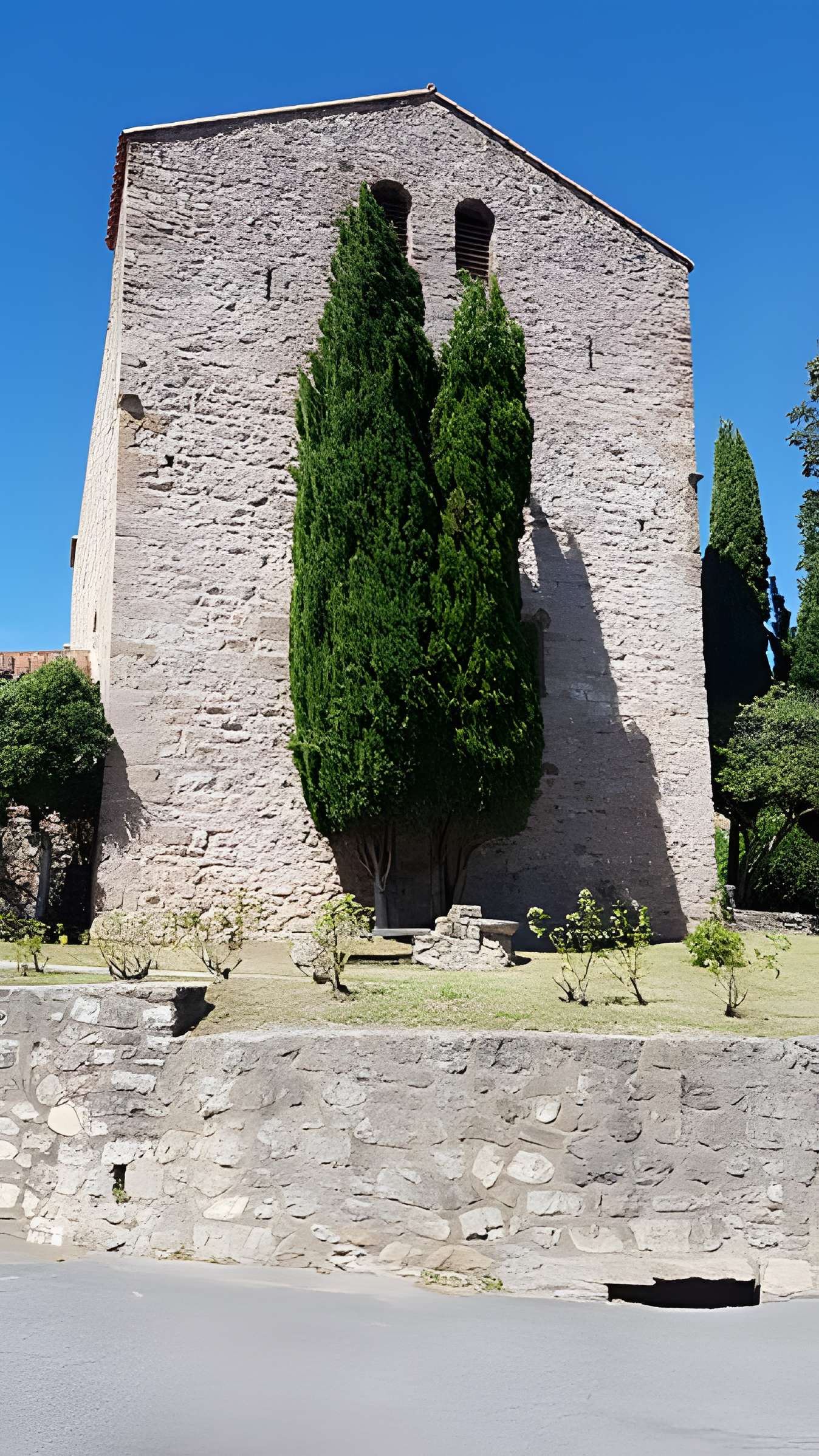 Église Saint-André de Montbolo