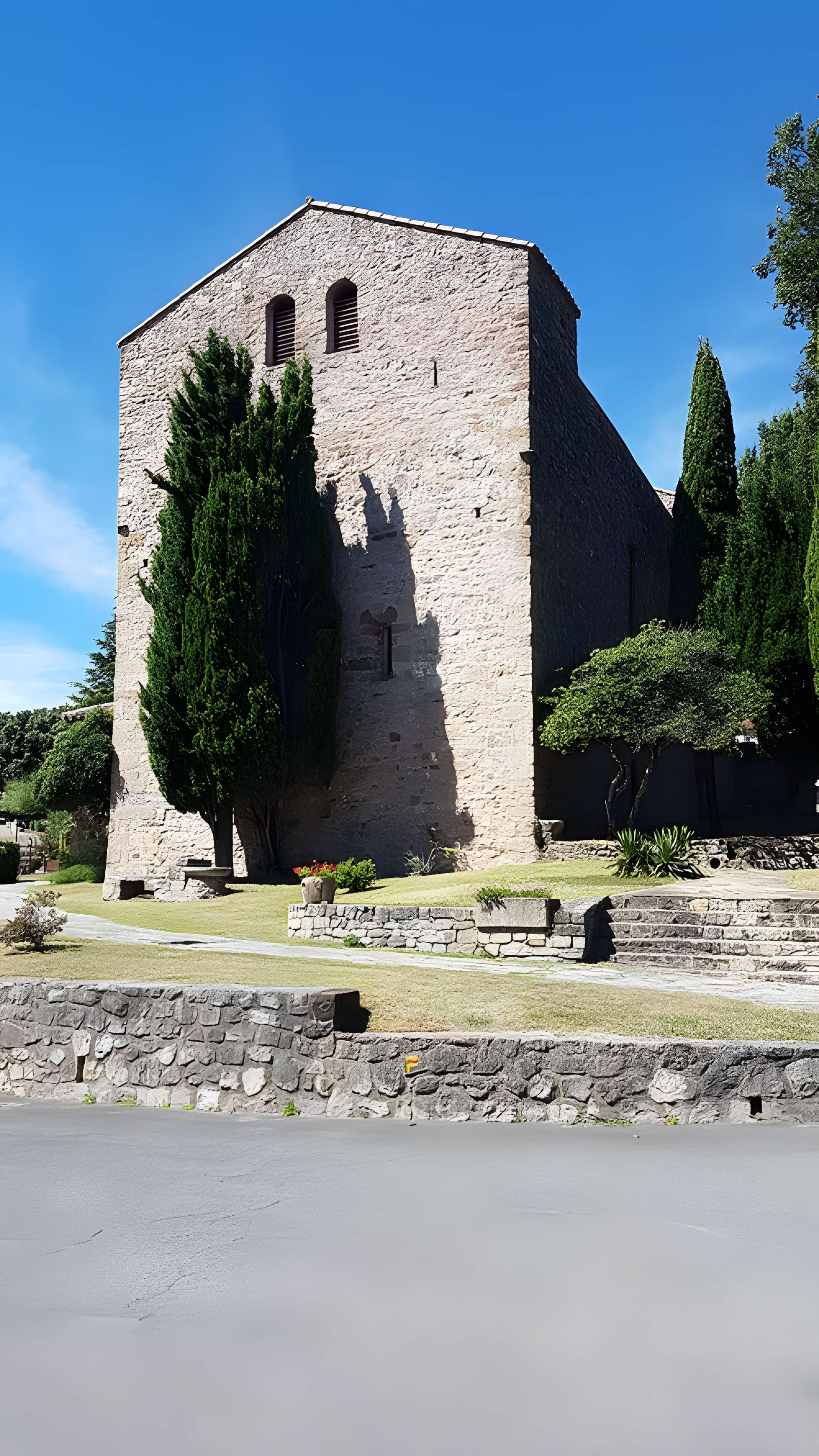 Église Saint-André de Montbolo