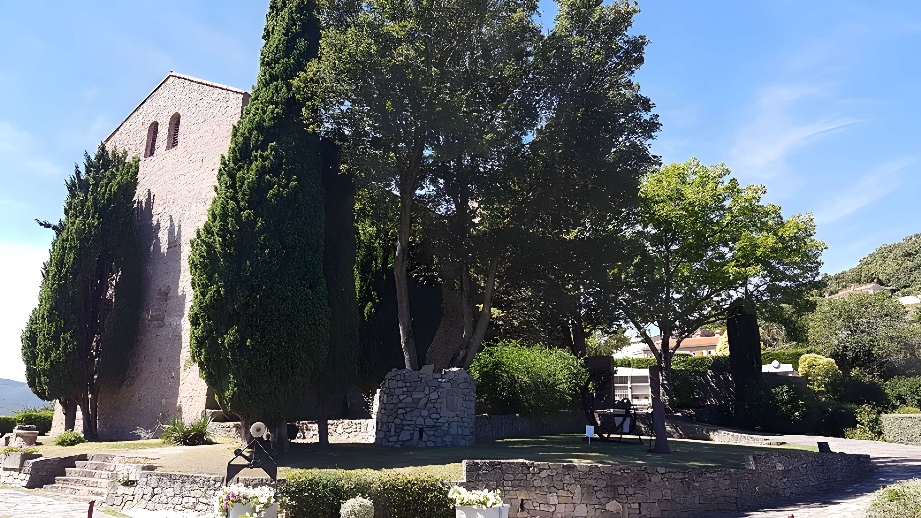 Église Saint-André de Montbolo