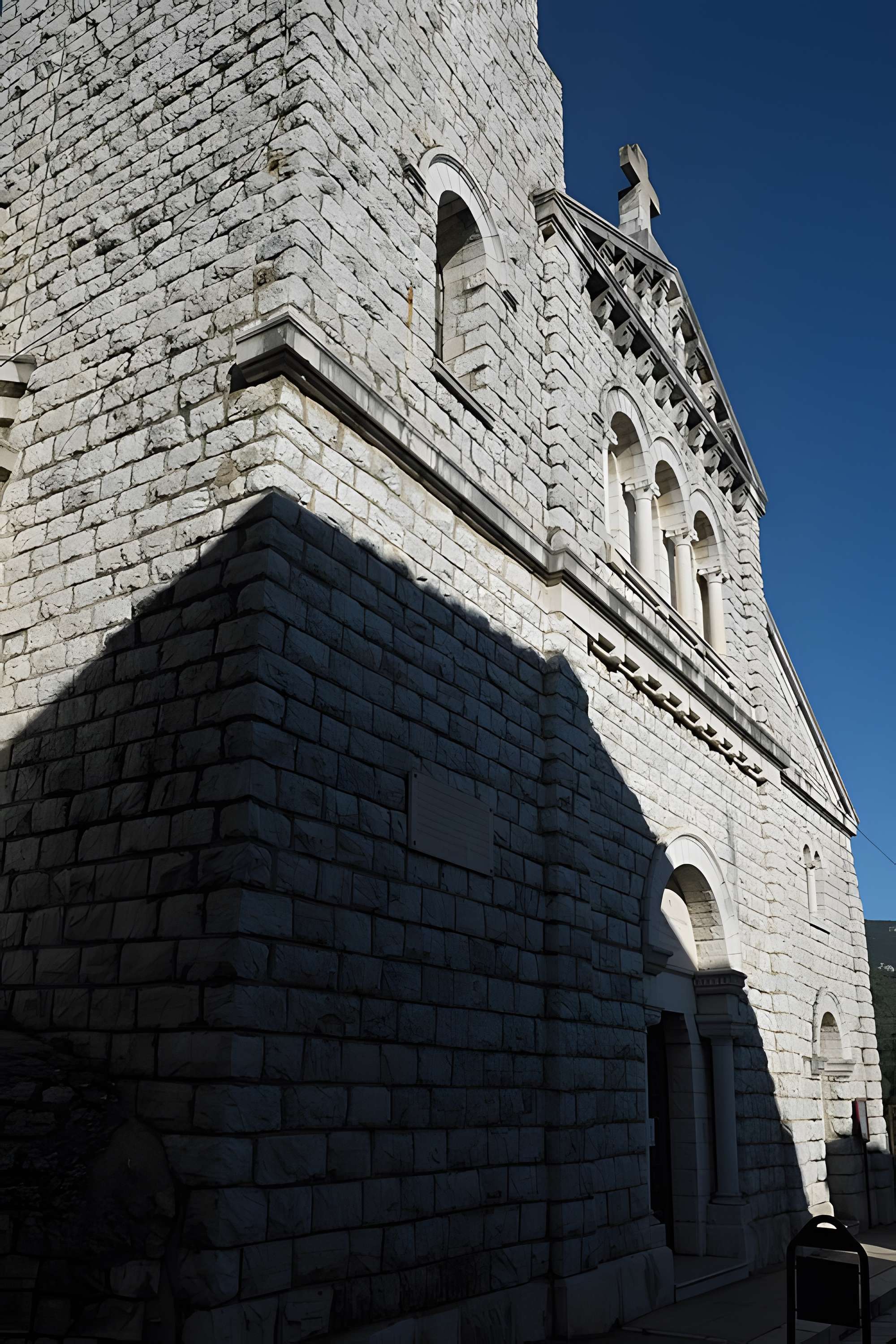Église Saint-Antonin de Levens