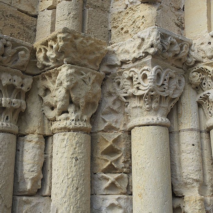 Photo de Église Saint-Aubin de Bazouges-sur-le-Loir