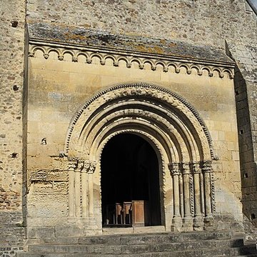 Église Saint-Aubin de Bazouges-sur-le-Loir