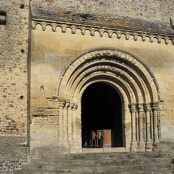 Église Saint-Aubin de Bazouges-sur-le-Loir