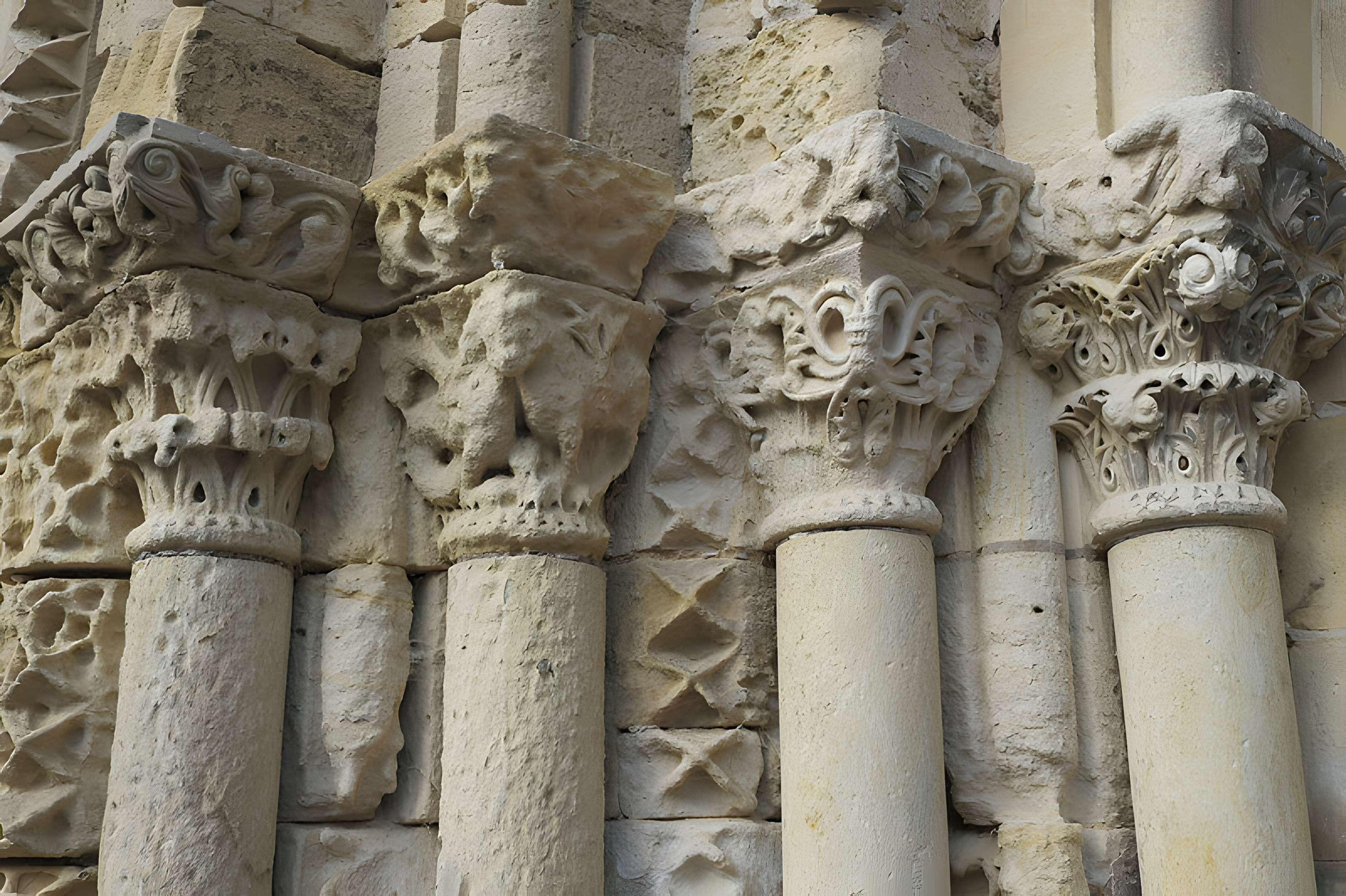 Église Saint-Aubin de Bazouges-sur-le-Loir